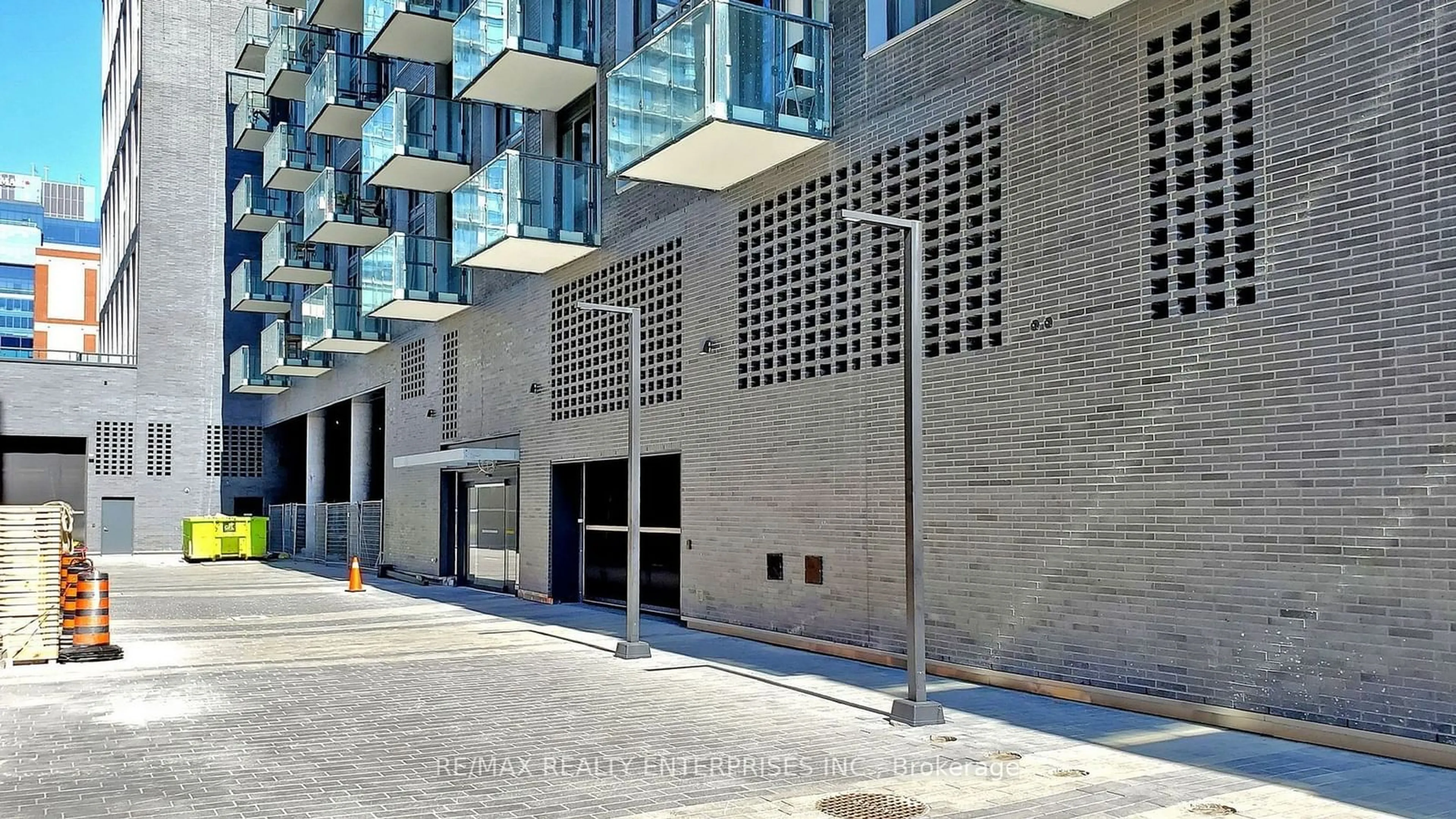 A pic from exterior of the house or condo for 158 Front St #1511, Toronto Ontario M5A 0K9