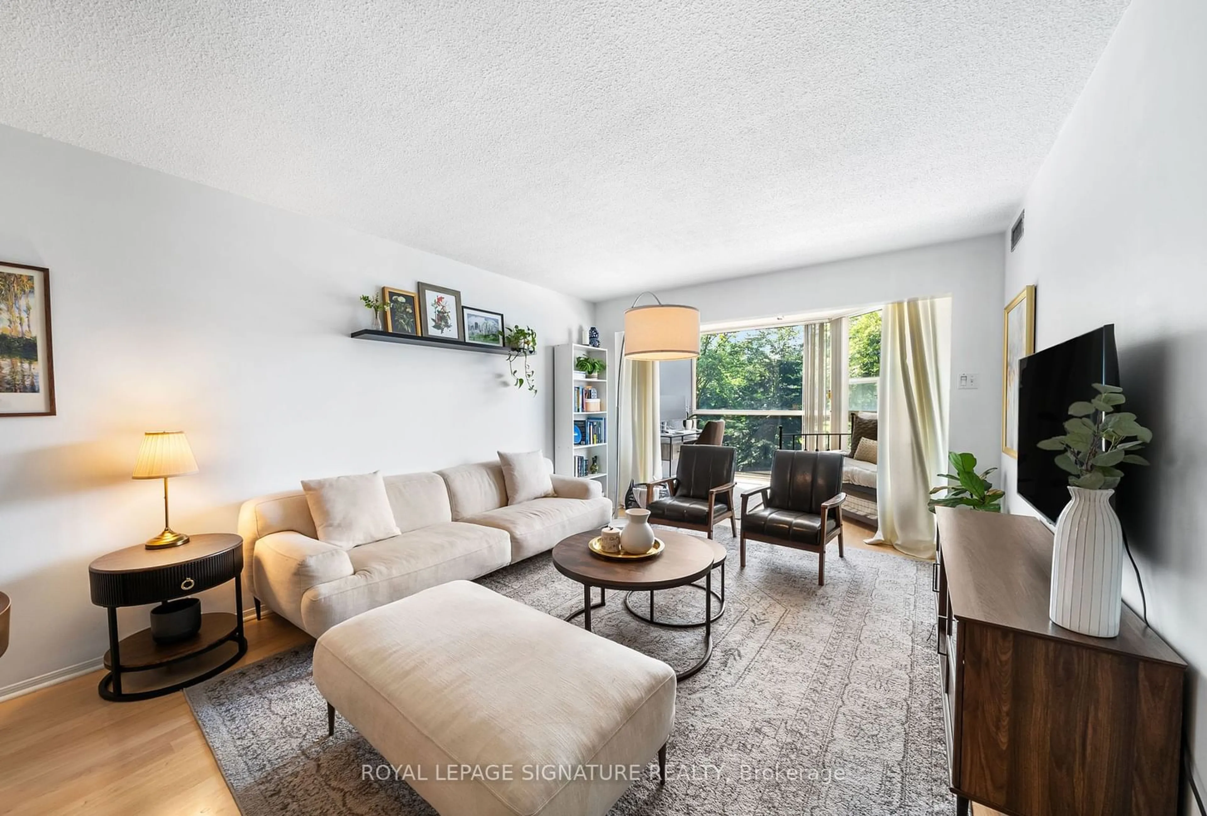 Living room for 725 King St #204, Toronto Ontario M5V 2W9