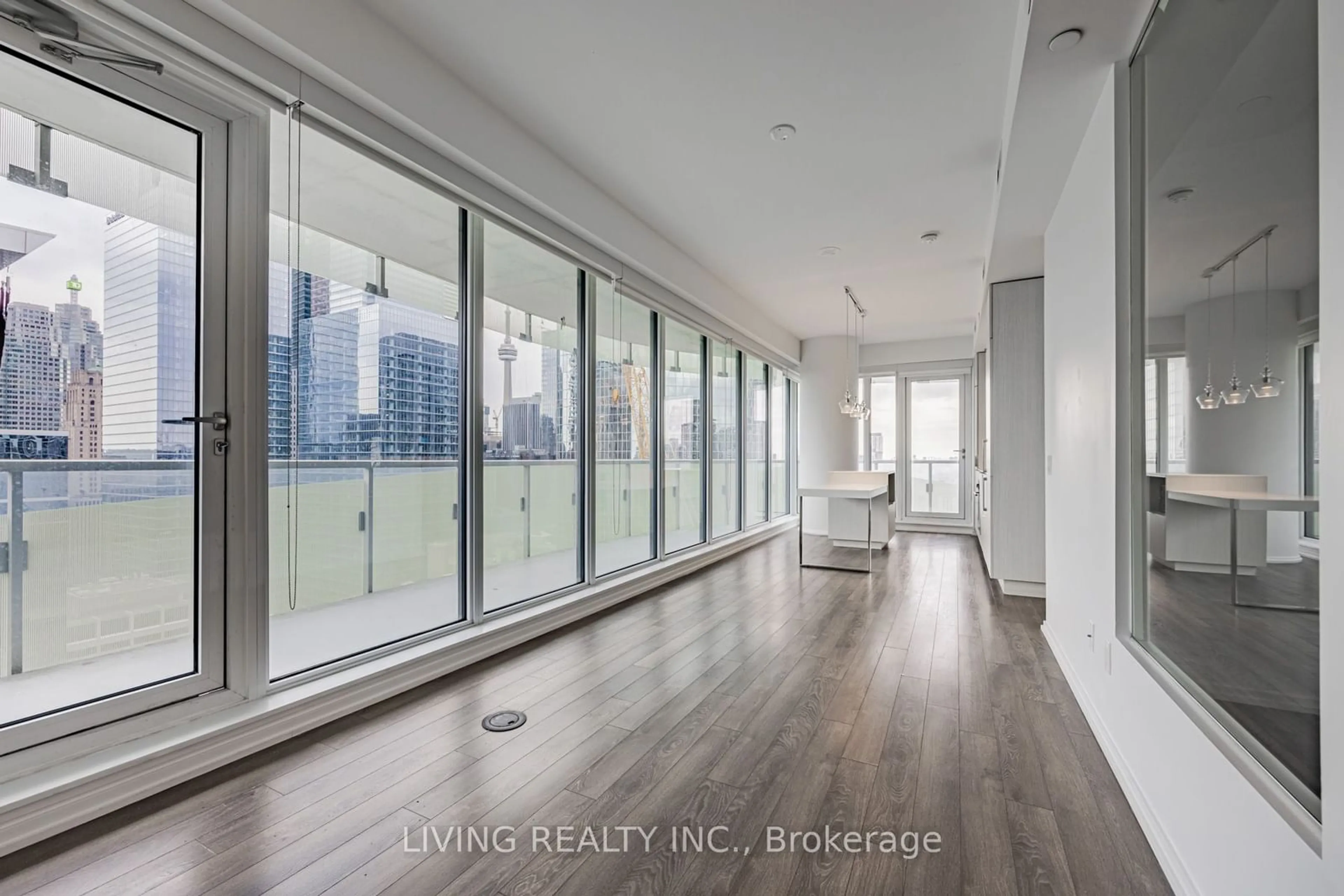 Indoor entryway for 197 Yonge St #2209, Toronto Ontario M5B 0C1