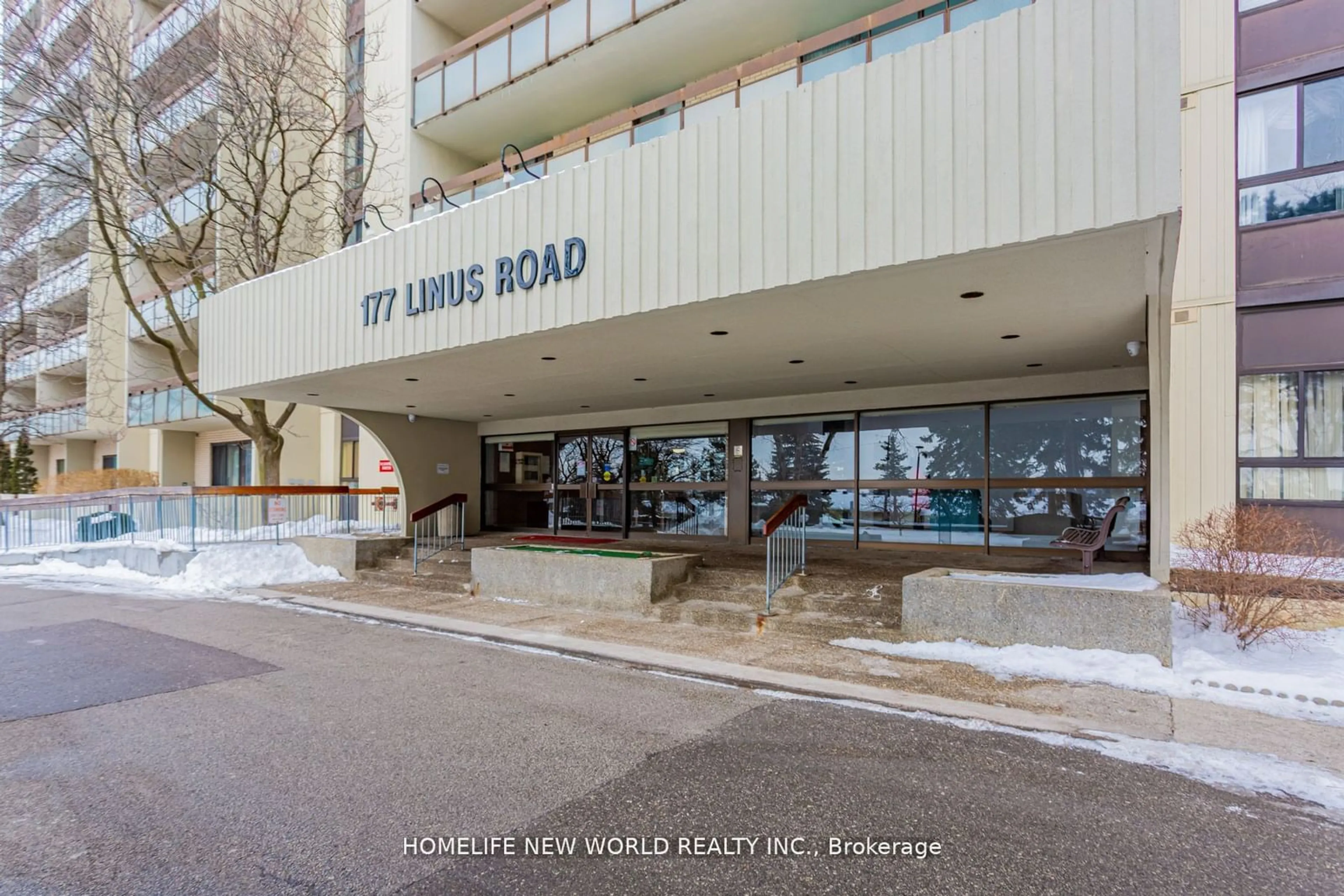 Indoor lobby for 177 Linus Rd #1008, Toronto Ontario M2J 4S5