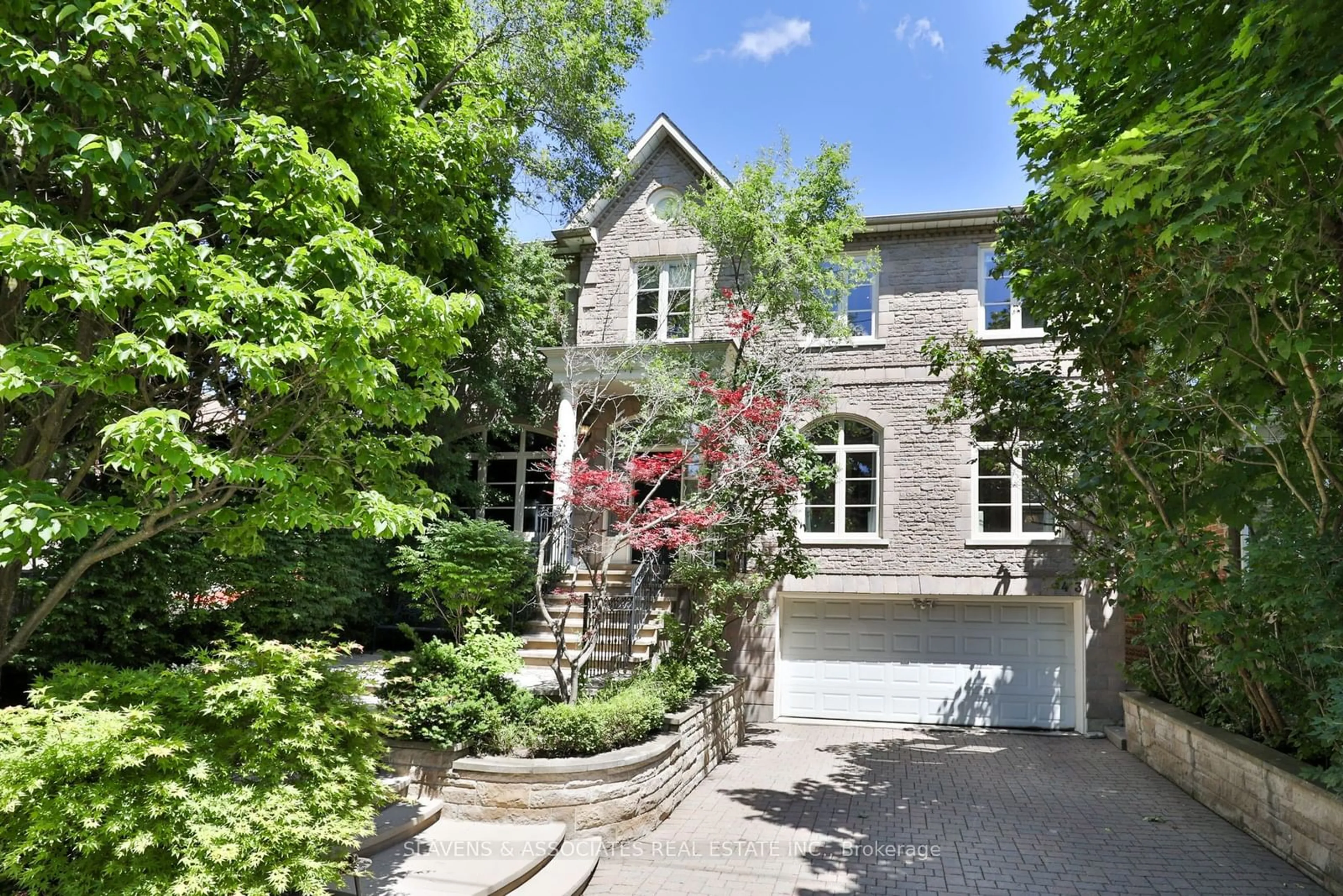 A pic from exterior of the house or condo for 43 Forest Wood, Toronto Ontario M5N 2V8