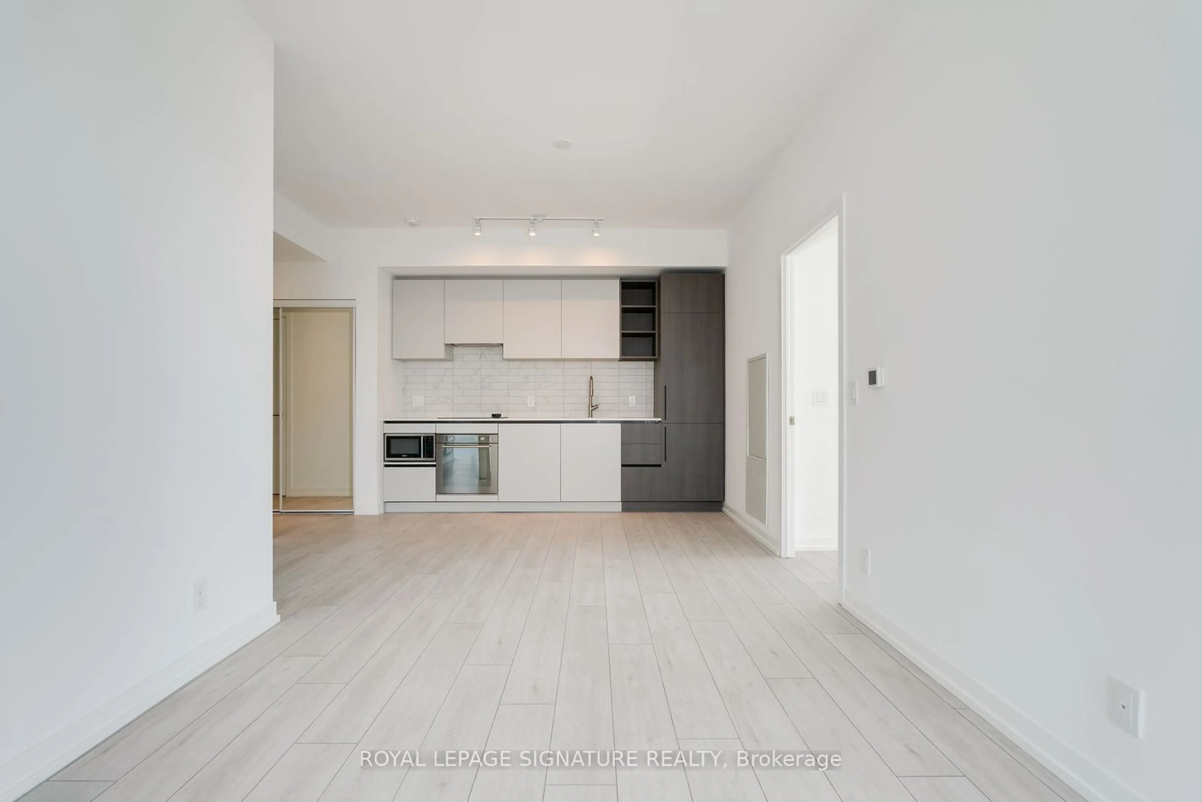 Kitchen for 55 Mercer St #4702, Toronto Ontario M5V 3W2