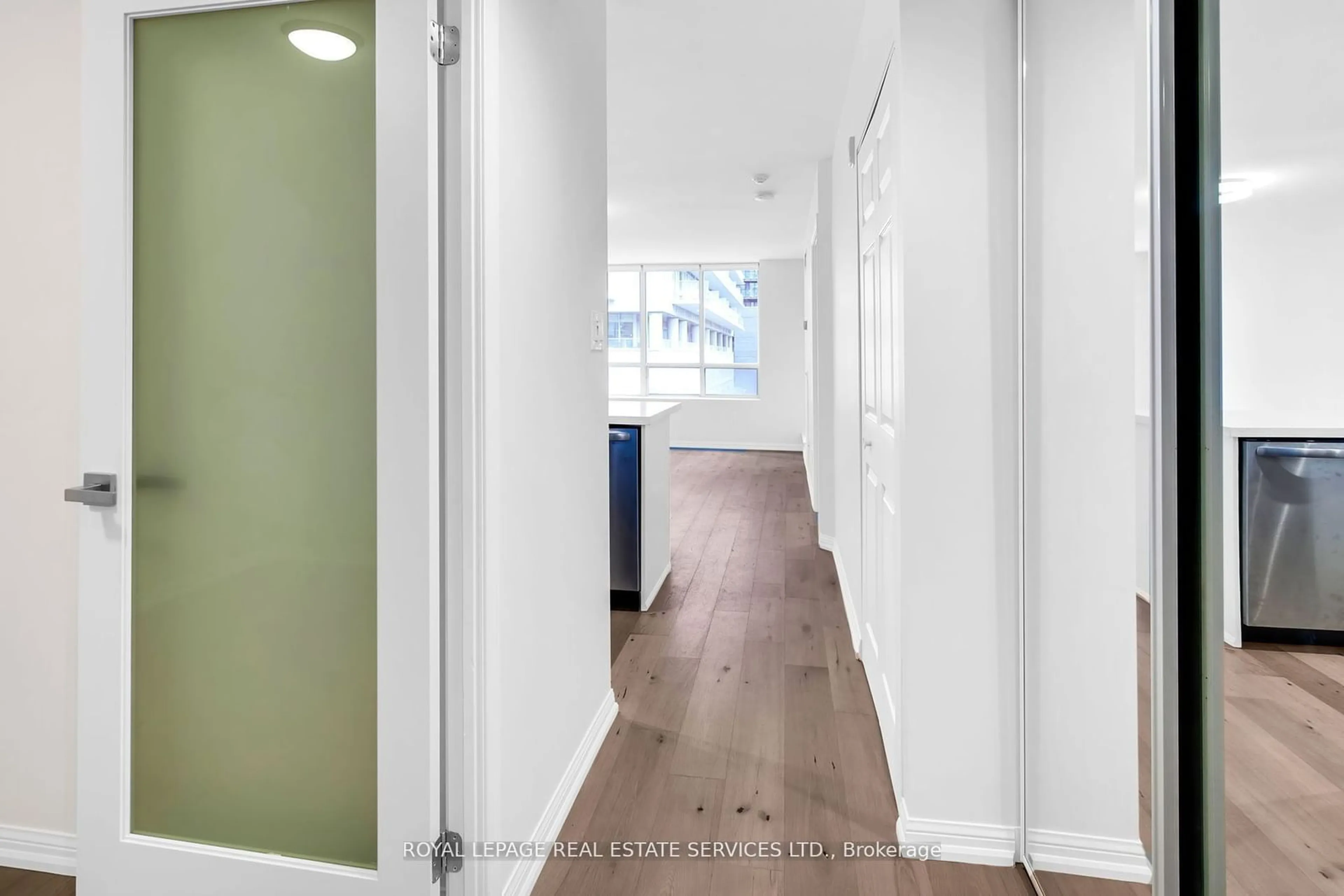 Indoor entryway for 188 Redpath Ave #707, Toronto Ontario M4P 3J2