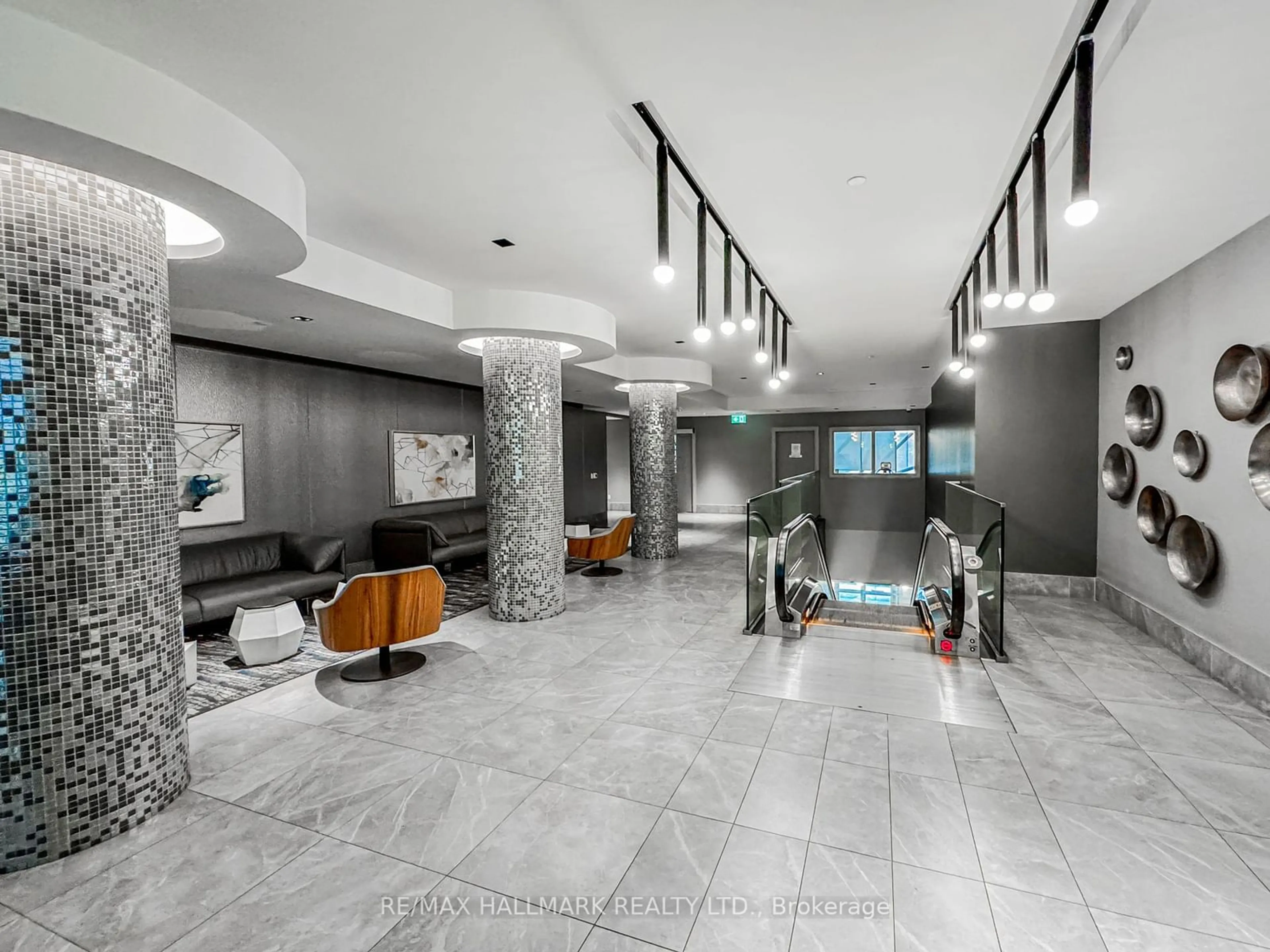 Indoor lobby for 50 Wellesley St #3811, Toronto Ontario M4Y 0C8