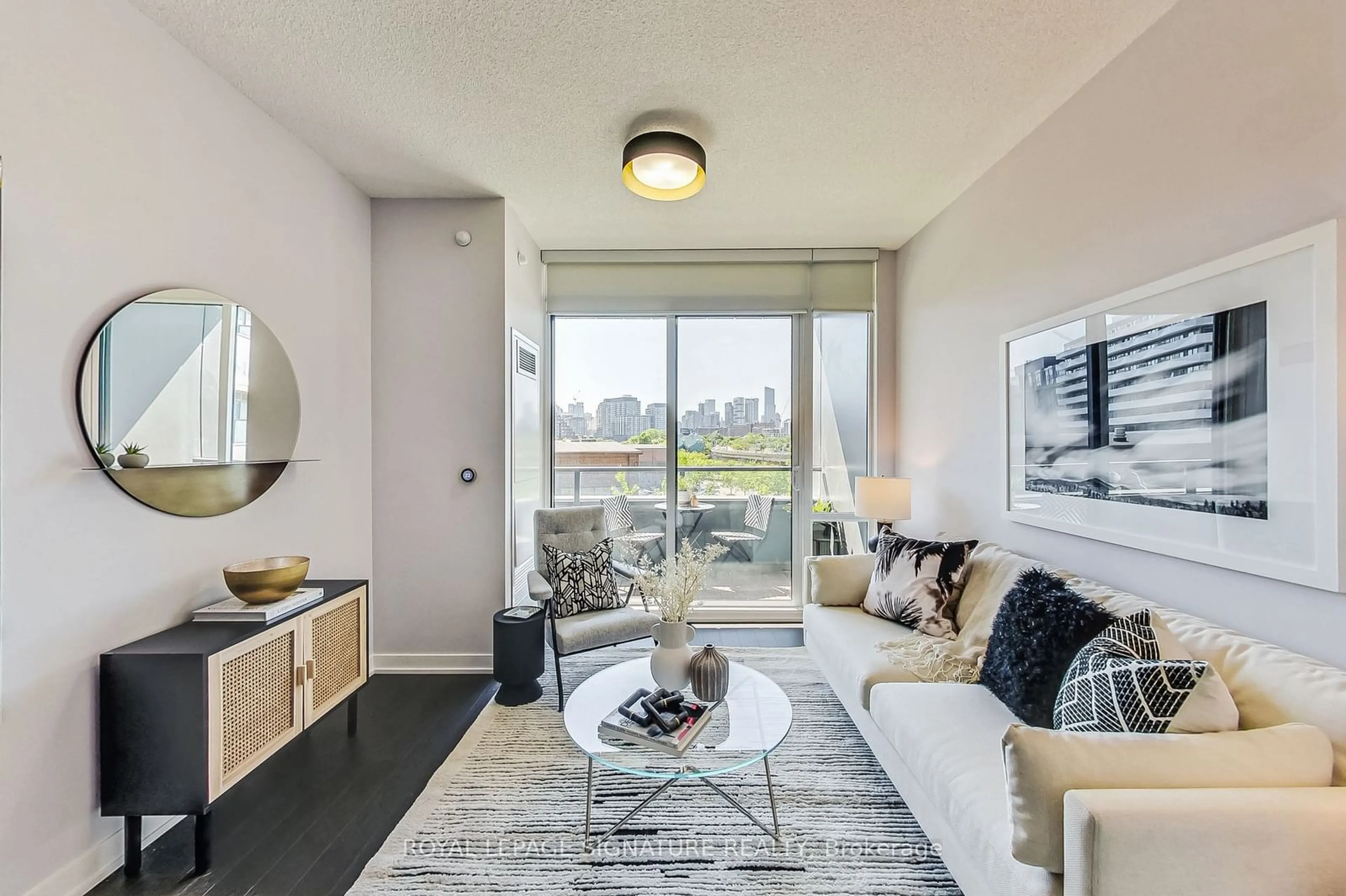 Living room for 120 Bayview Ave #N324, Toronto Ontario M5A 0G4