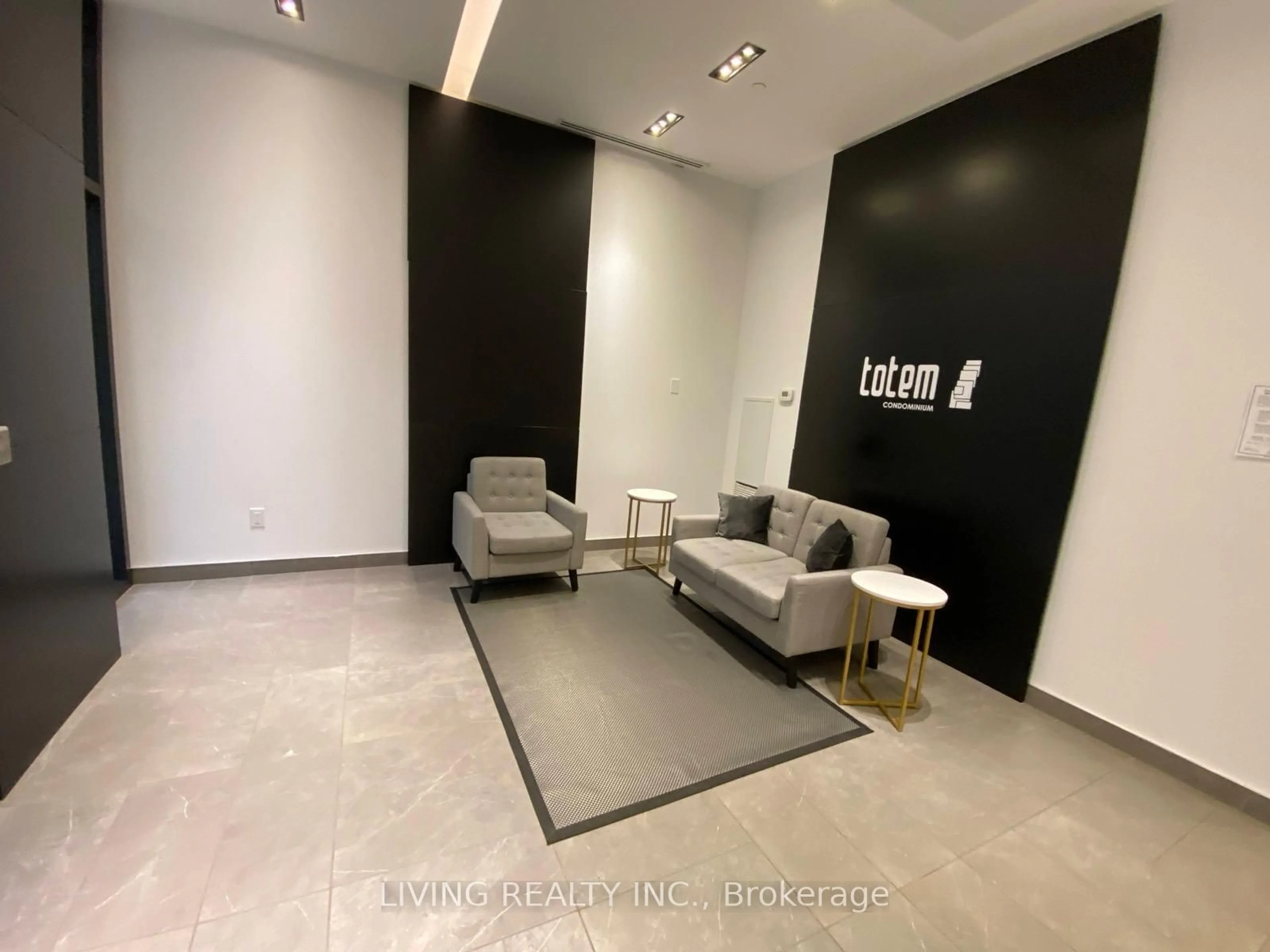 Indoor lobby for 17 Dundonald St #701, Toronto Ontario M4Y 1K3