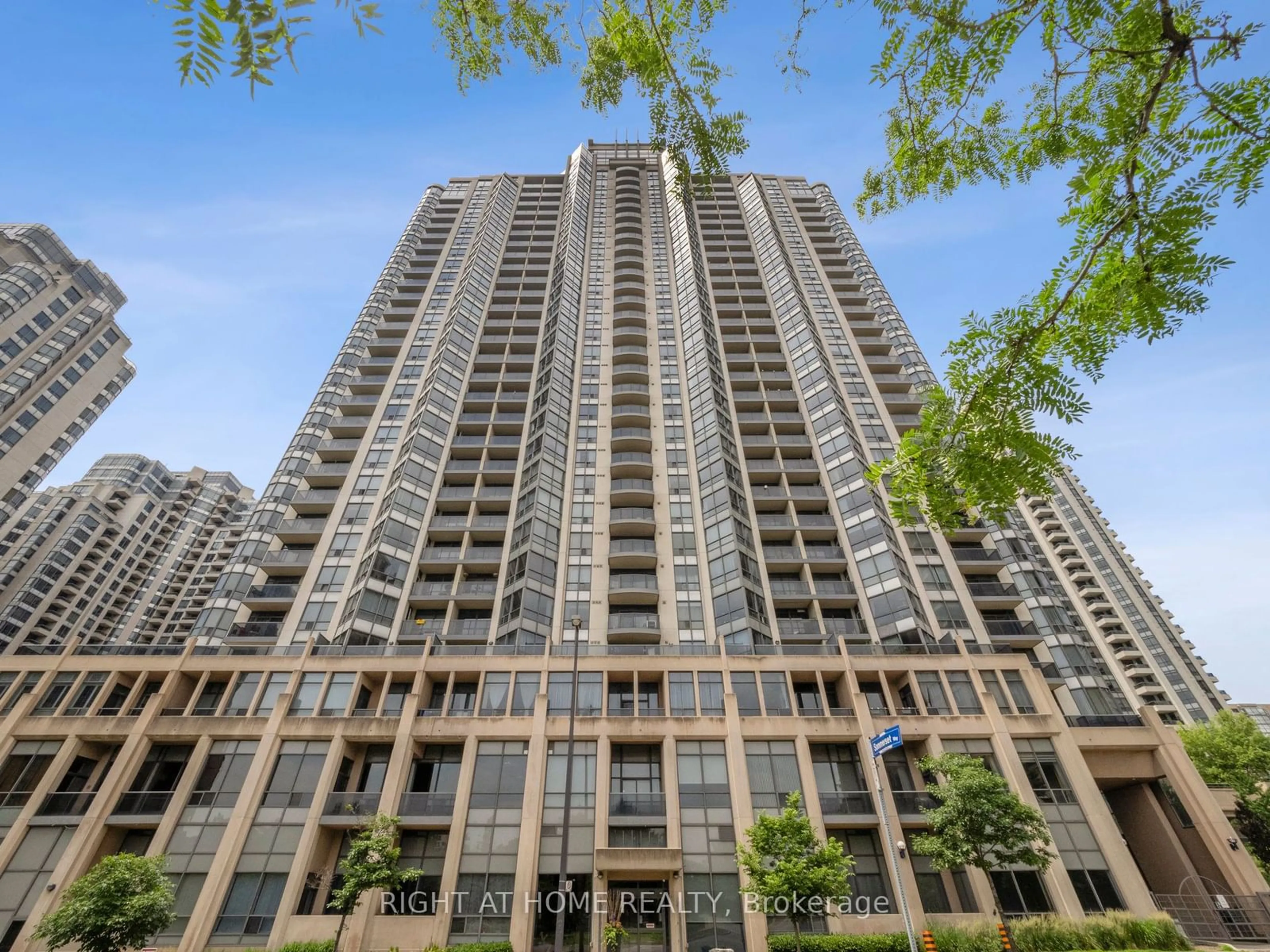 A pic from exterior of the house or condo for 10 Northtown Way #1601, Toronto Ontario M3R 5S9