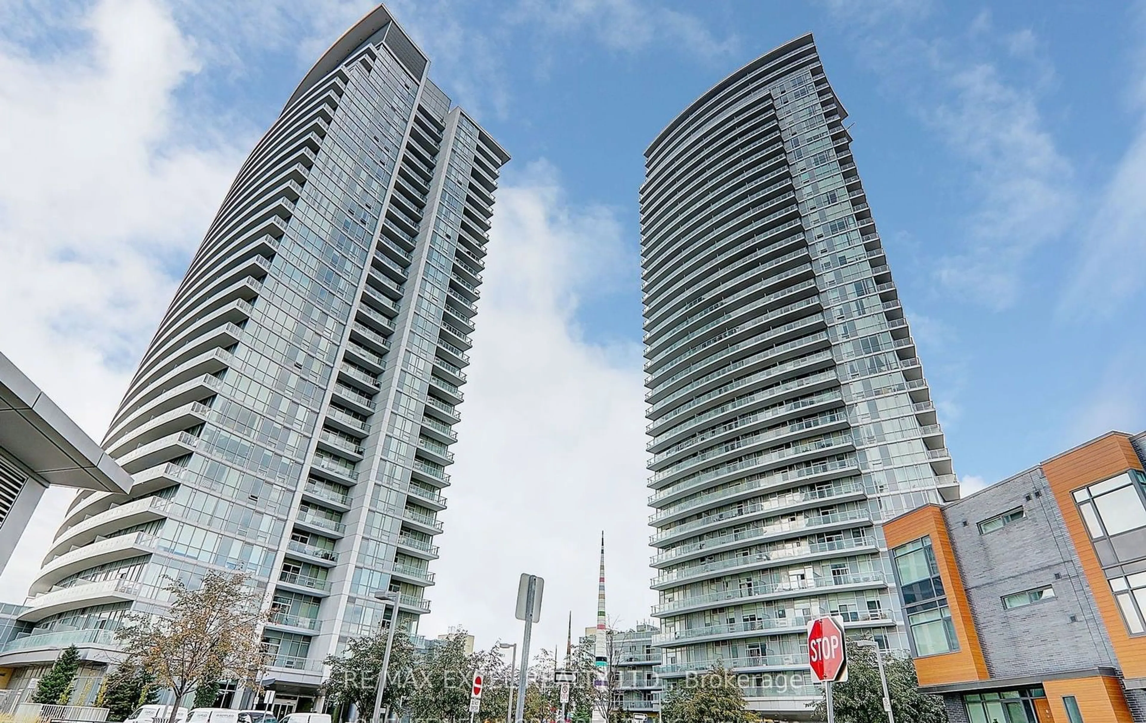 A pic from exterior of the house or condo for 70 Forest Manor Rd #701, Toronto Ontario M2J 0A9