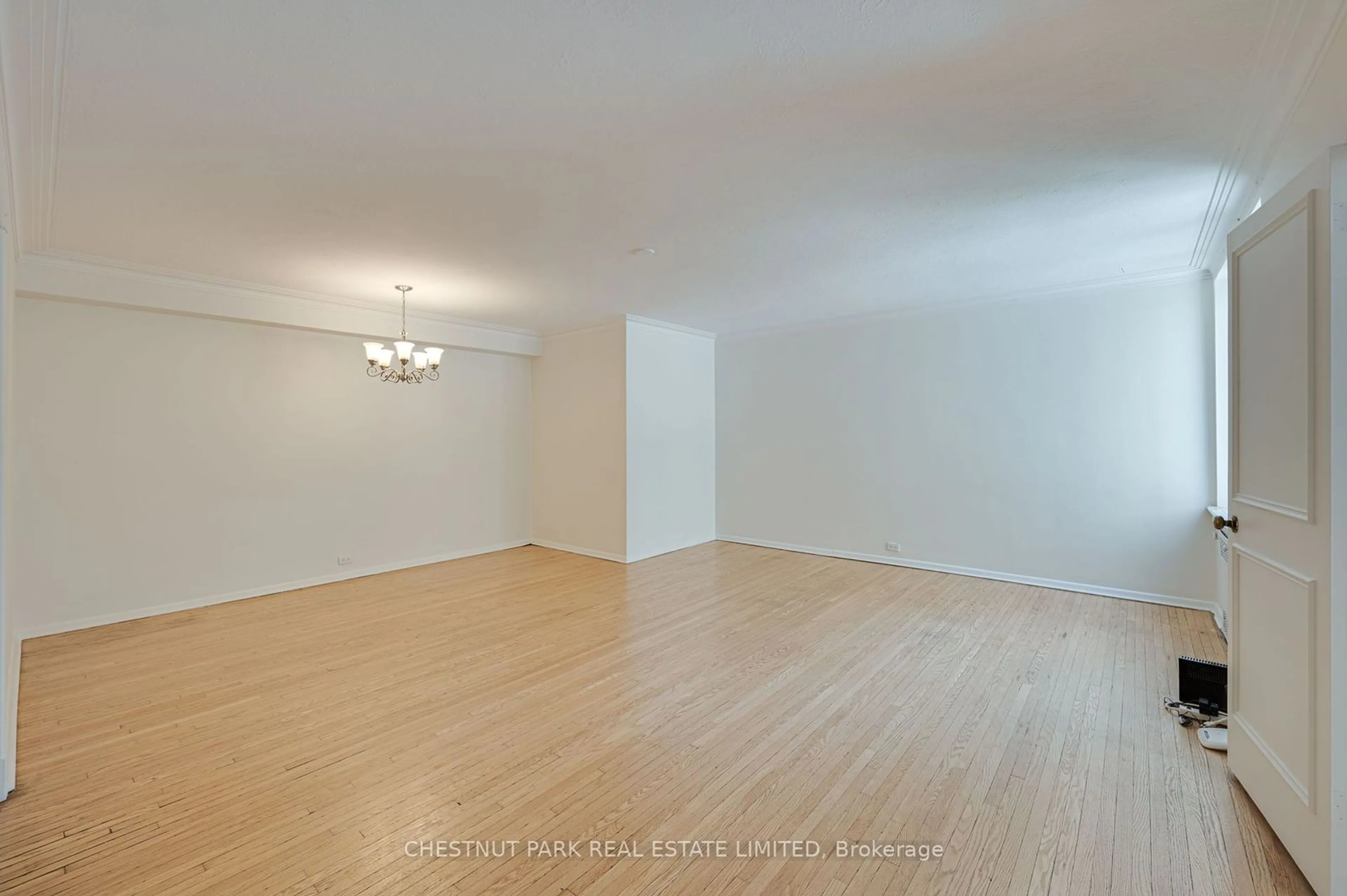 A pic of a room for 150 Farnham Ave #218, Toronto Ontario M4V 1H5
