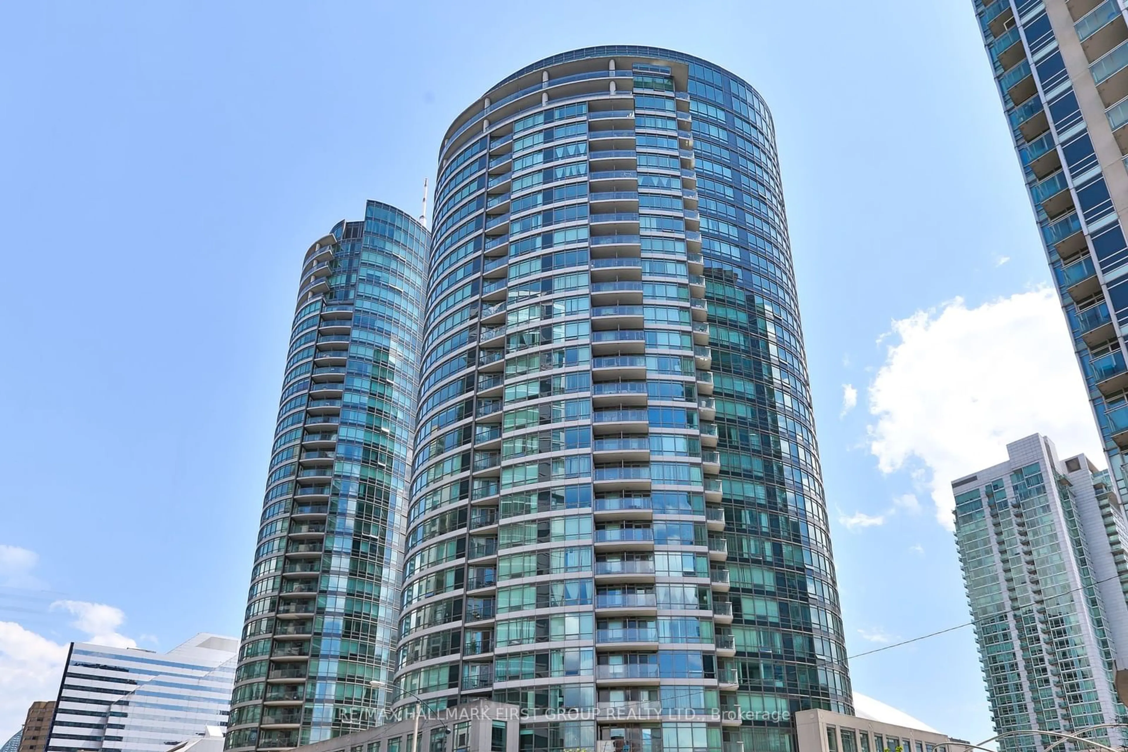 A pic from exterior of the house or condo for 373 Front St #2610, Toronto Ontario M5V 3R7