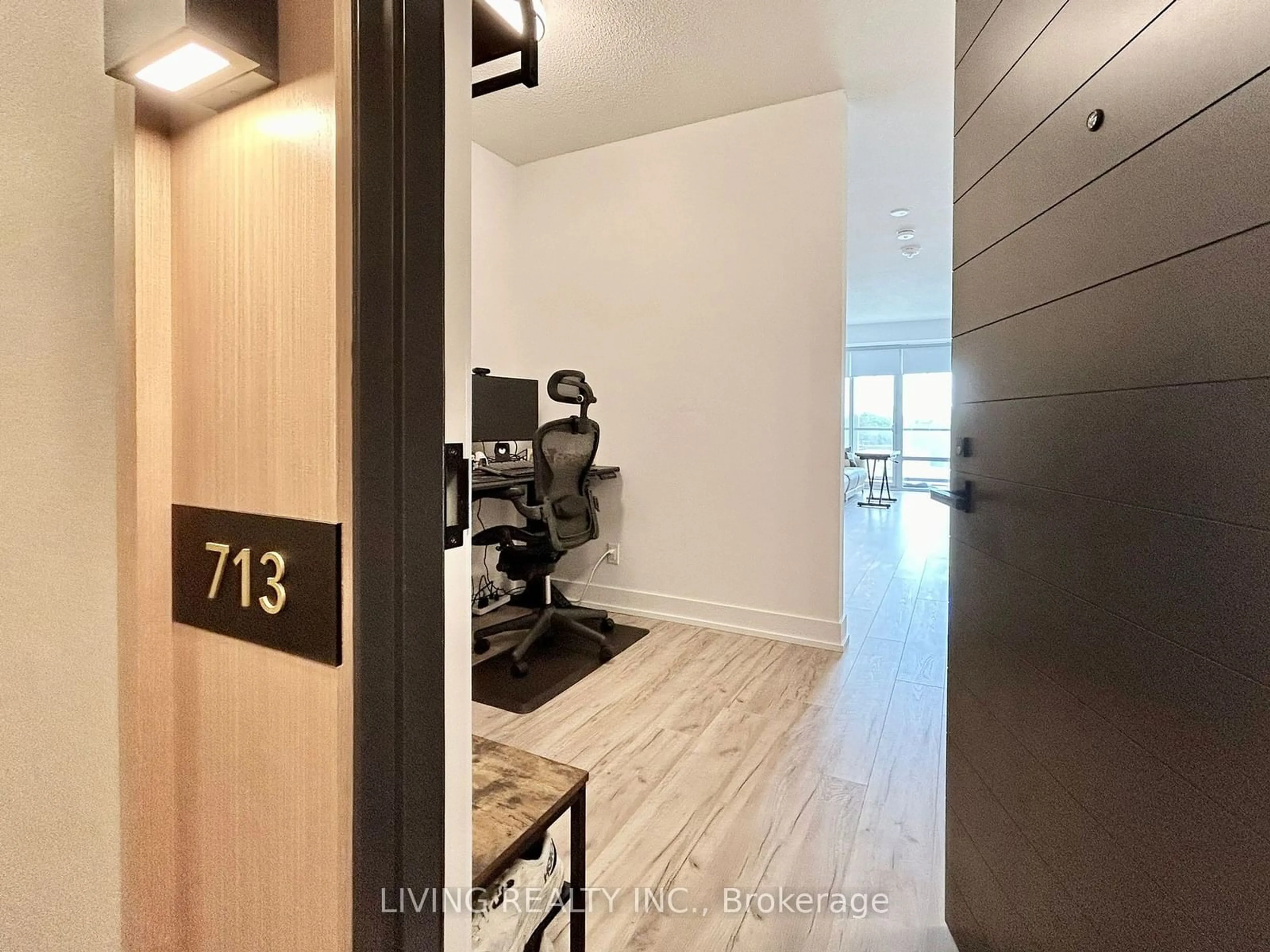 Indoor entryway for 25 Adra Grado Way #713, Toronto Ontario M2J 0H6