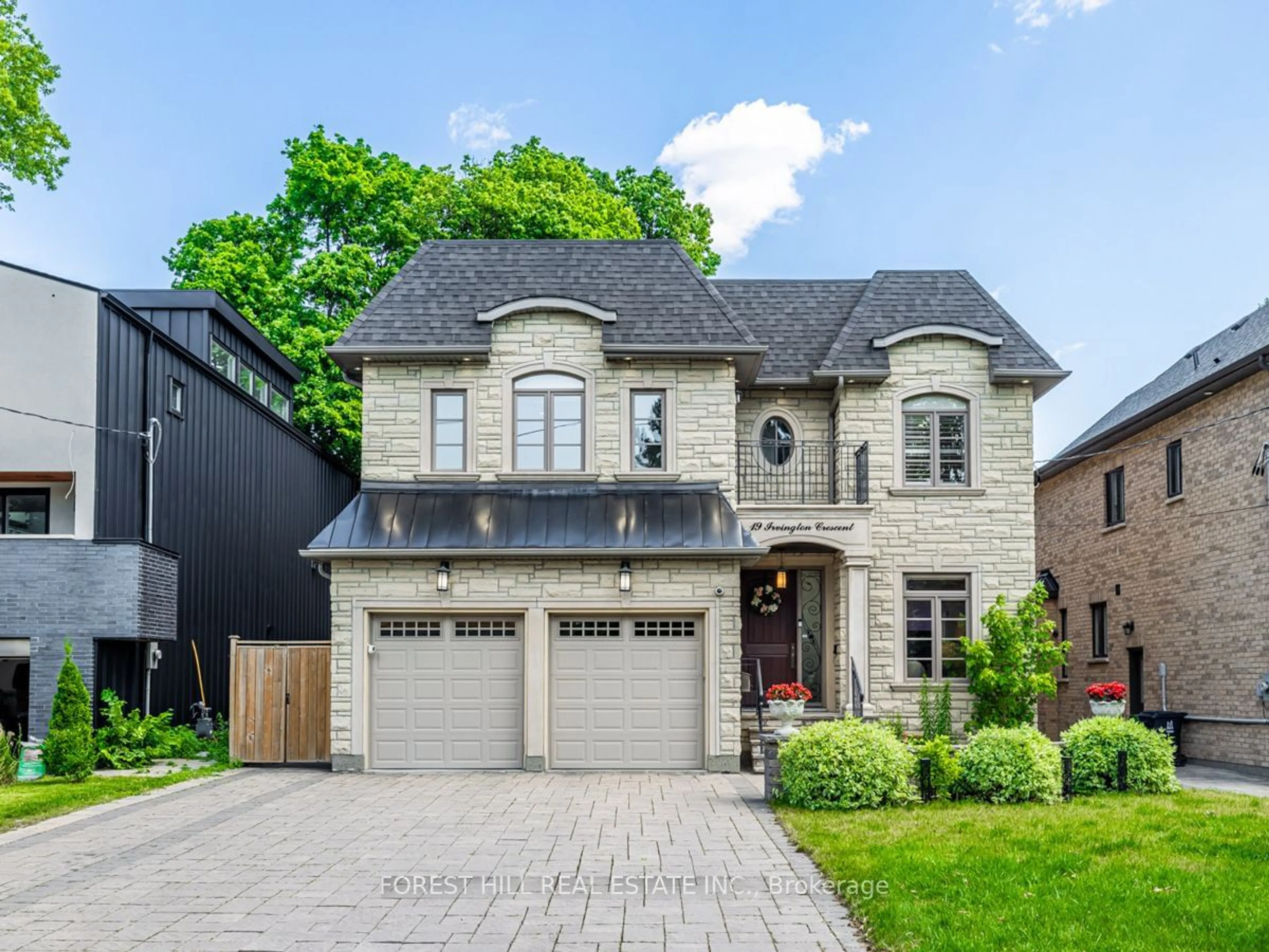 Home with brick exterior material for 19 Irvington Cres, Toronto Ontario M2N 2Z2