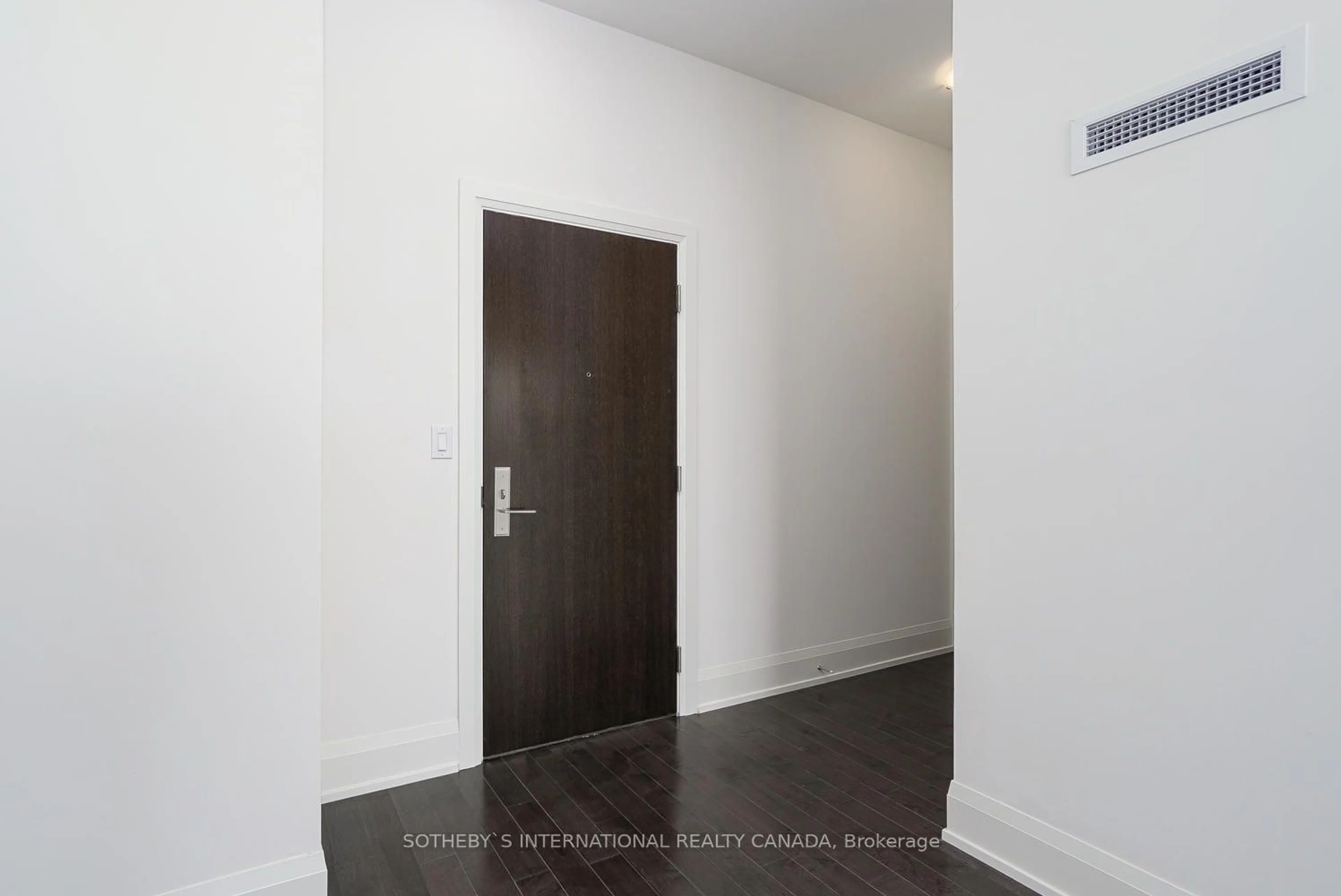 Indoor entryway for 460 Adelaide St #Ph207, Toronto Ontario M5A 1N6