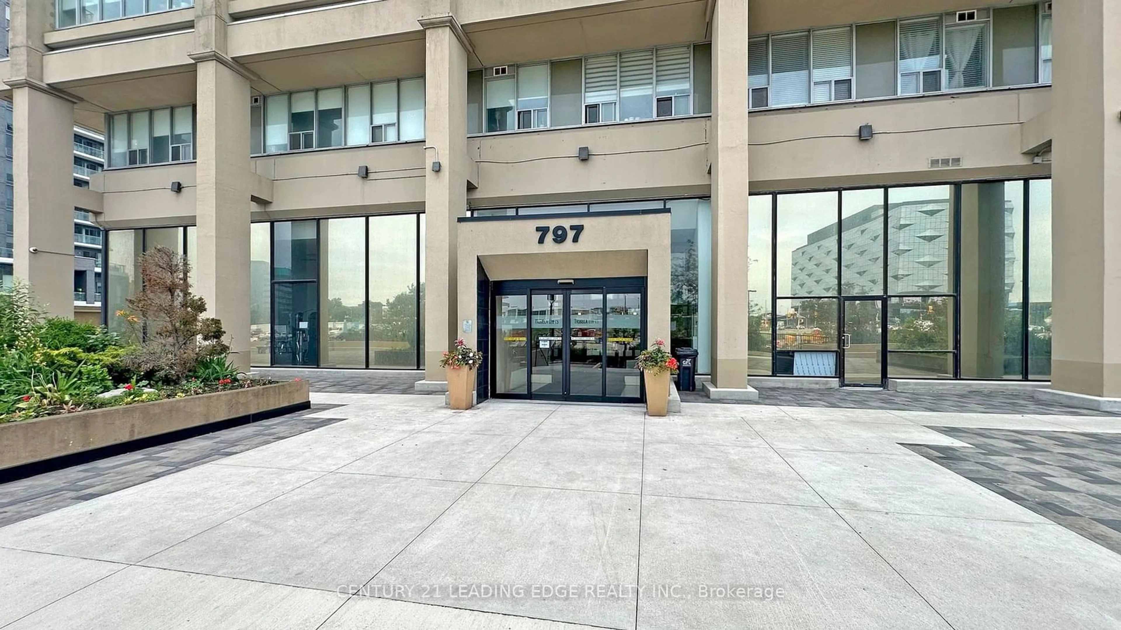 Indoor foyer for 797 Don Mills Rd #UPH110, Toronto Ontario M3C 1V1