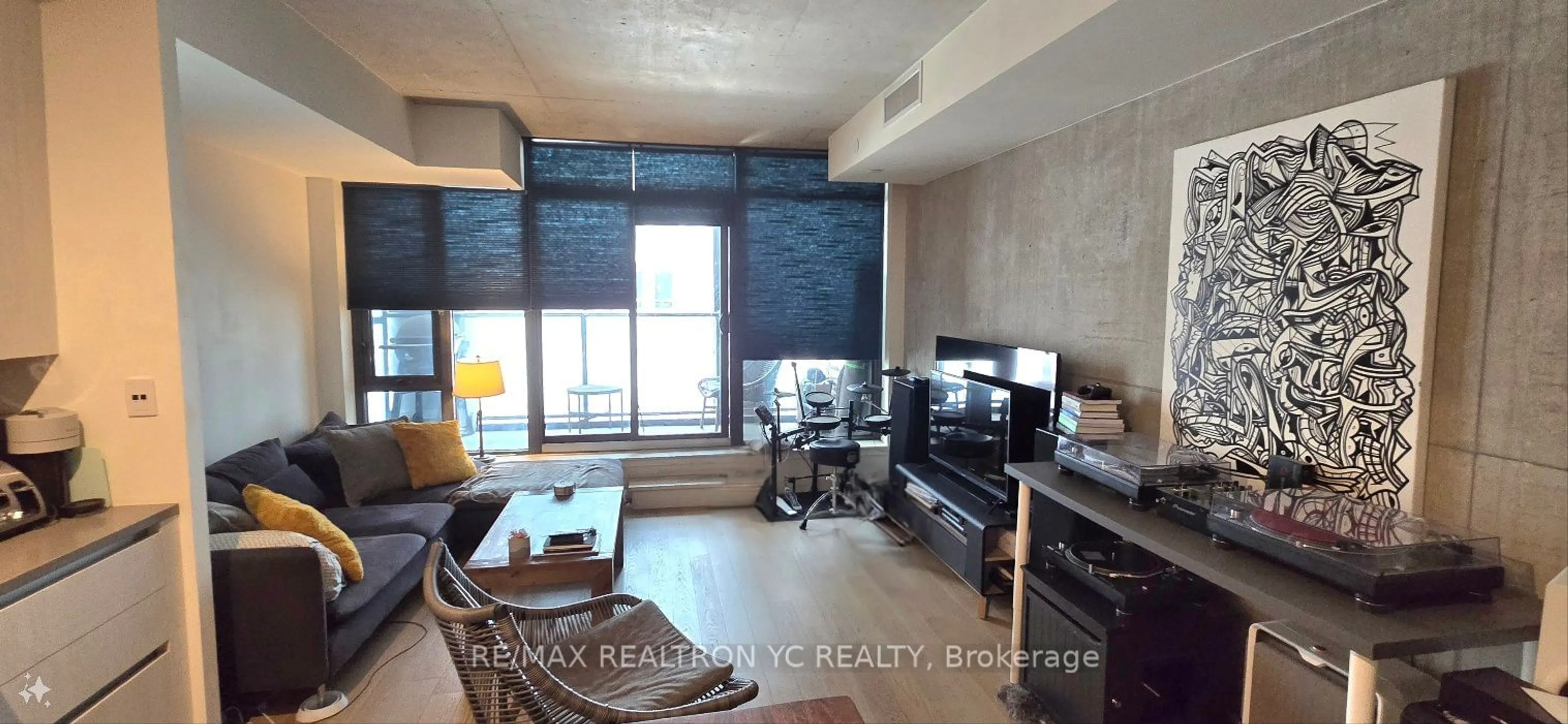 A pic of a room for 111 Bathurst St #321, Toronto Ontario M5V 0H7