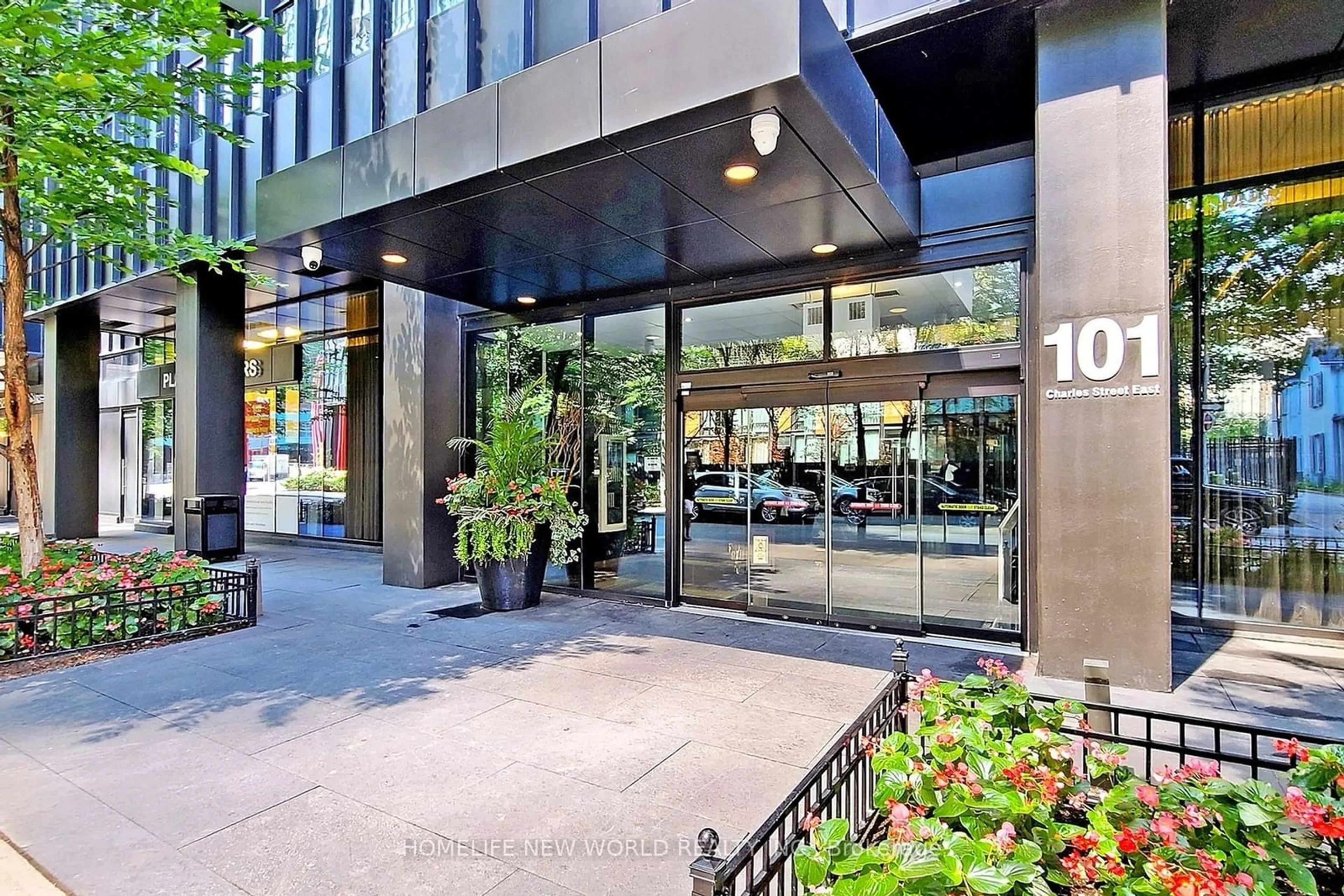 Indoor lobby for 101 Charles St #611, Toronto Ontario M4Y 0A9