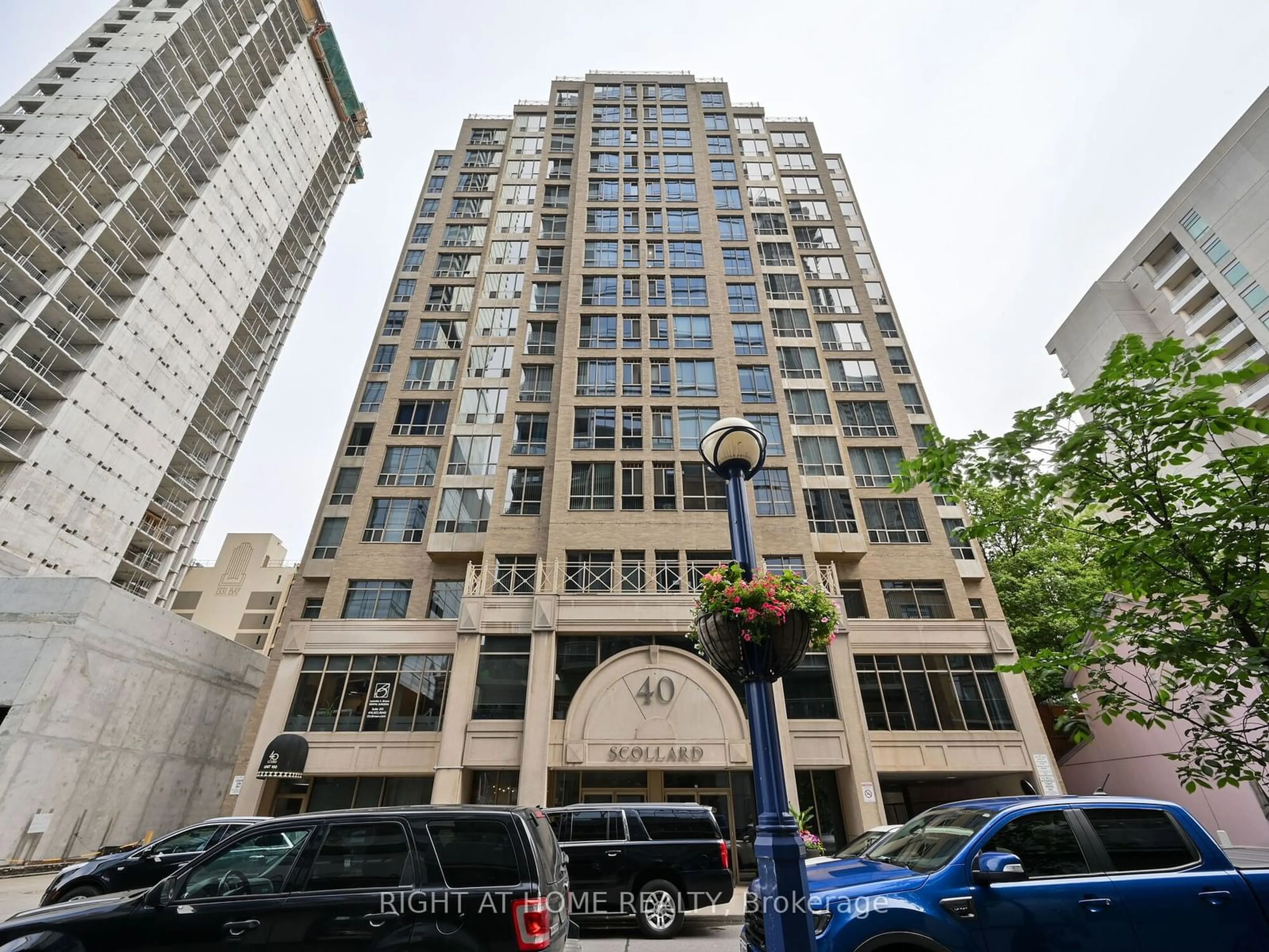 A pic from exterior of the house or condo for 40 Scollard St #908, Toronto Ontario M5R 3S1