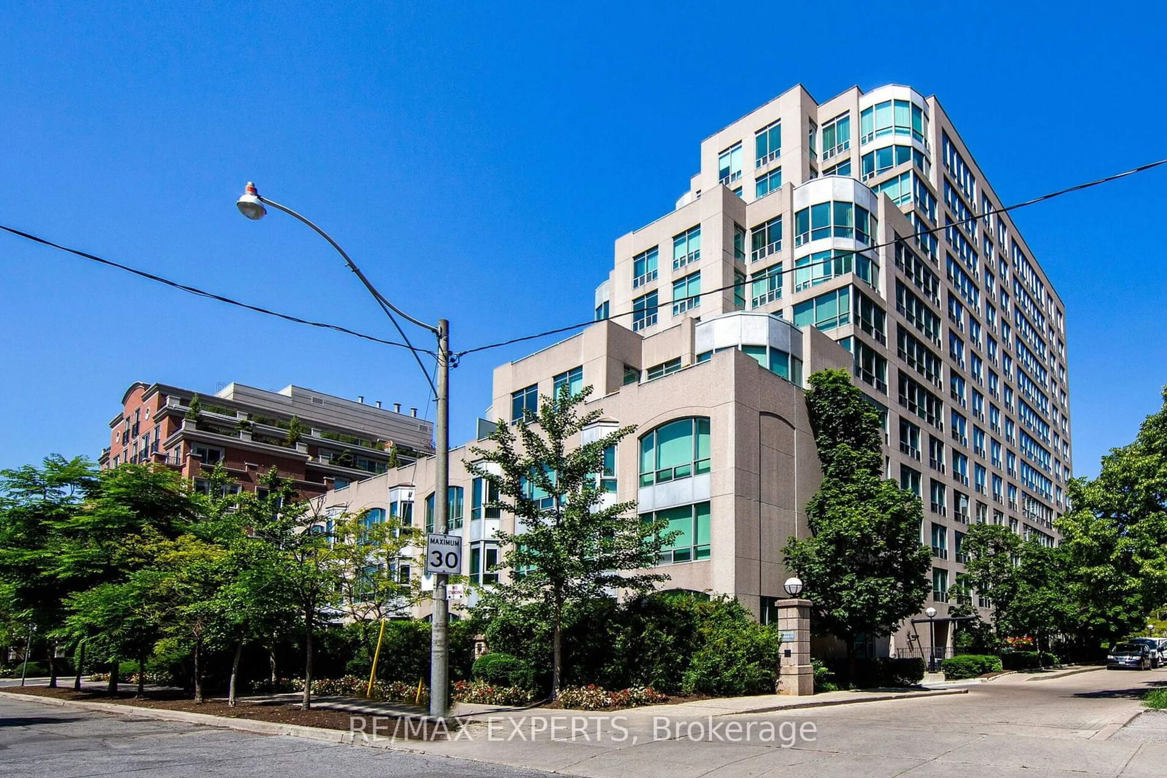 A pic from exterior of the house or condo for 942 Yonge St #1006, Toronto Ontario M4W 3S8