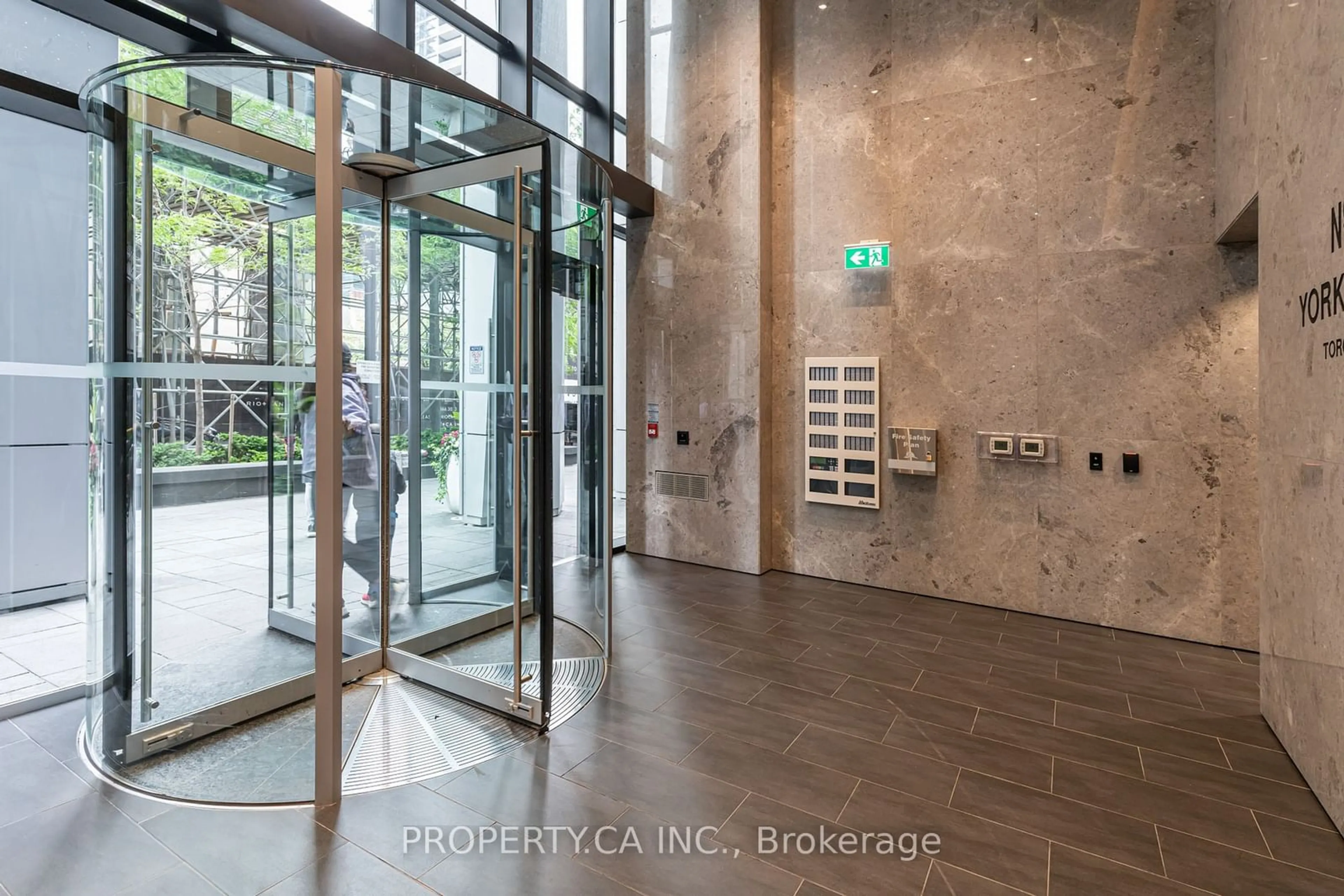 Indoor foyer for 1 Yorkville Ave #3507, Toronto Ontario M4W 0B1