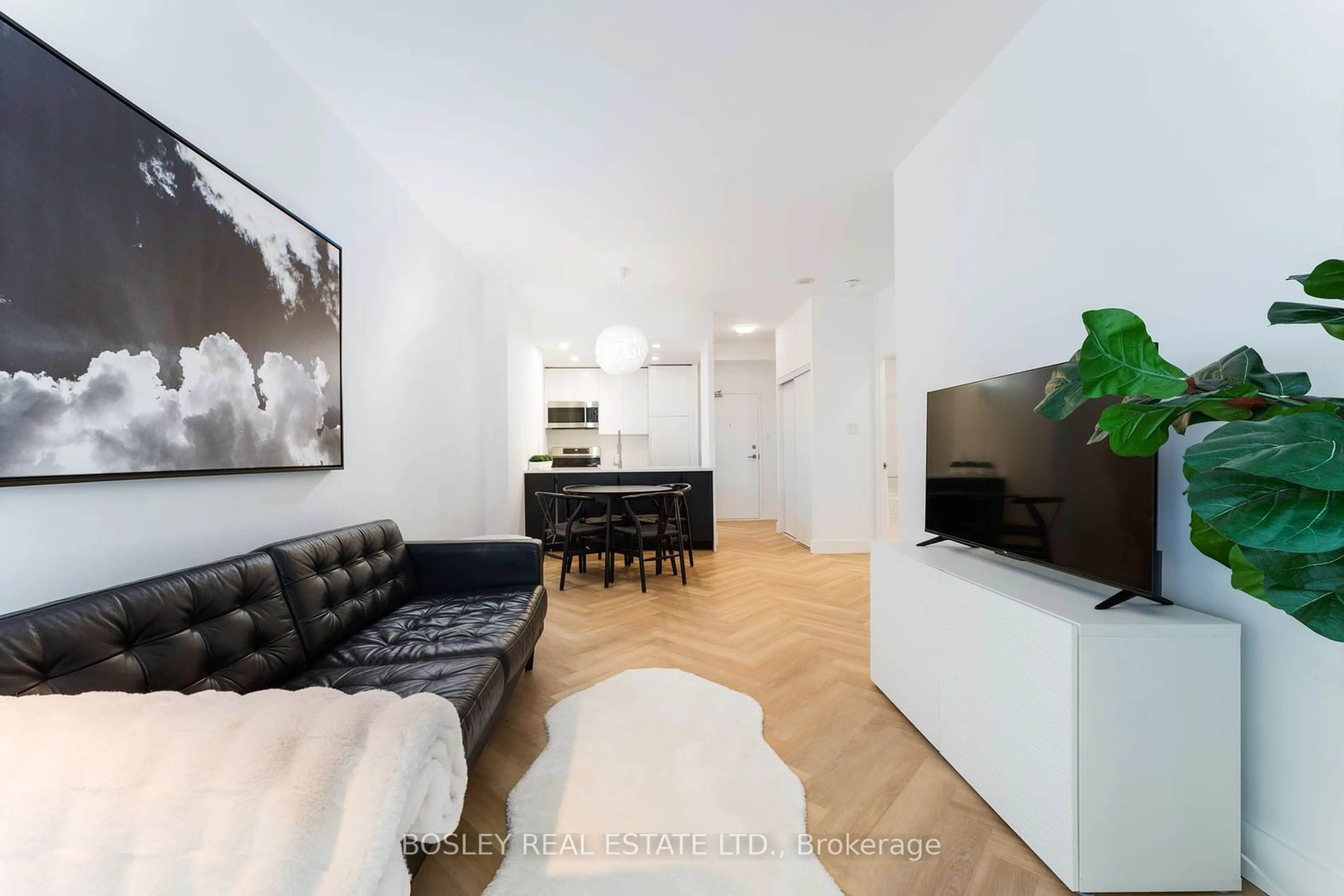 Living room for 39 Parliament St #205, Toronto Ontario M5A 4R2