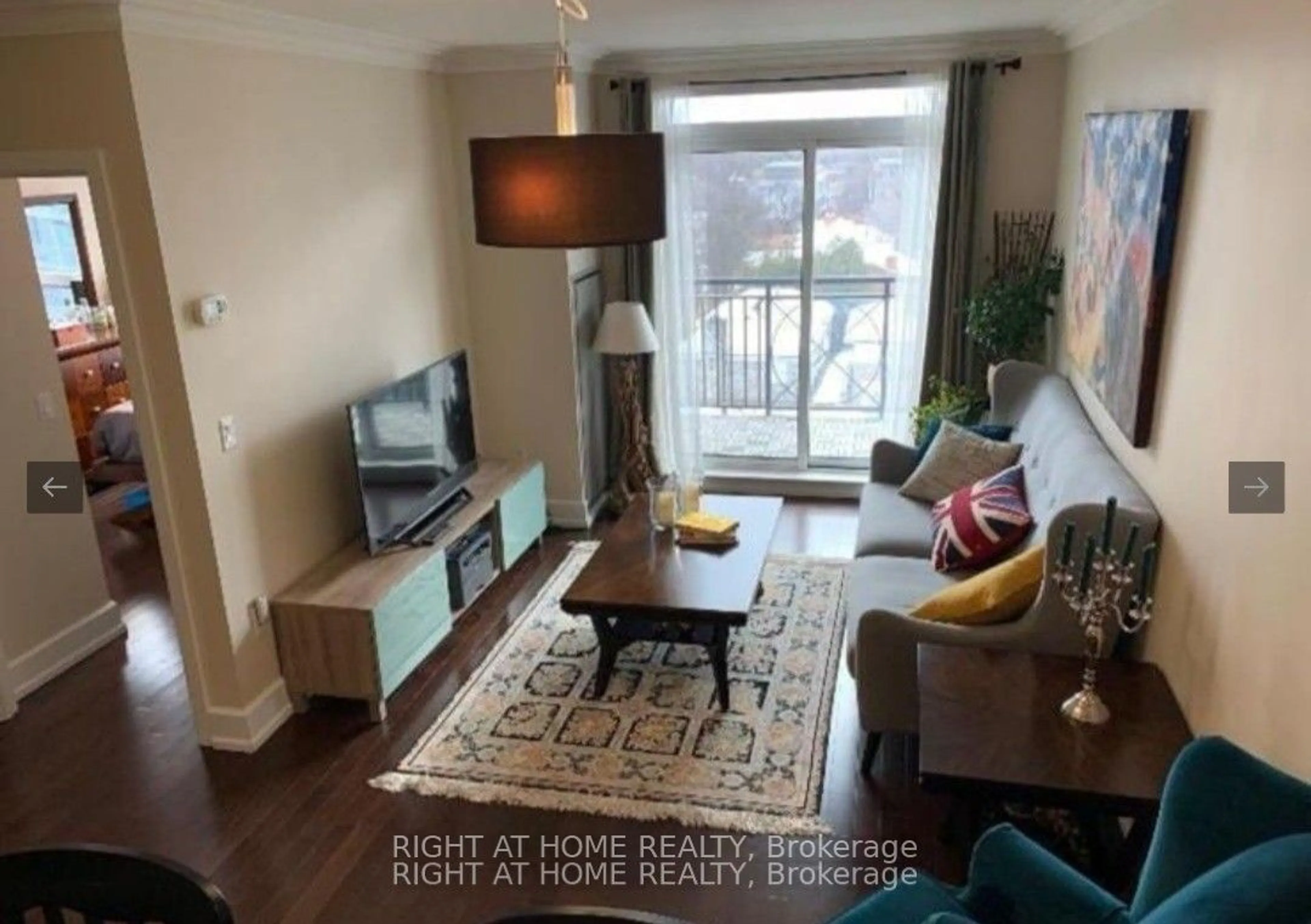 Living room for 650 Sheppard Ave #614, Toronto Ontario M2K 3E4