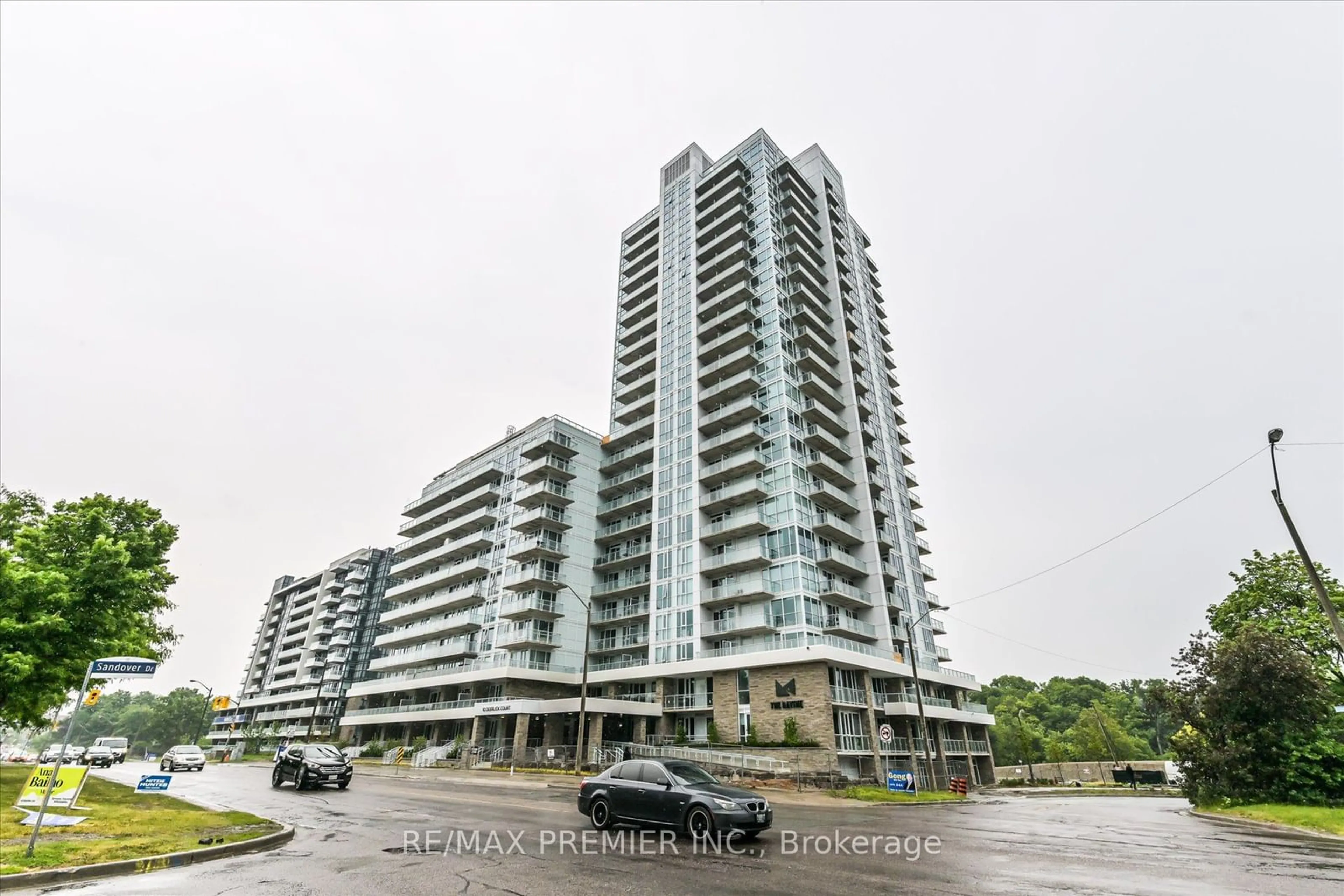 A pic from exterior of the house or condo for 10 Deerlick Crt #1305, Toronto Ontario M3A 0A7