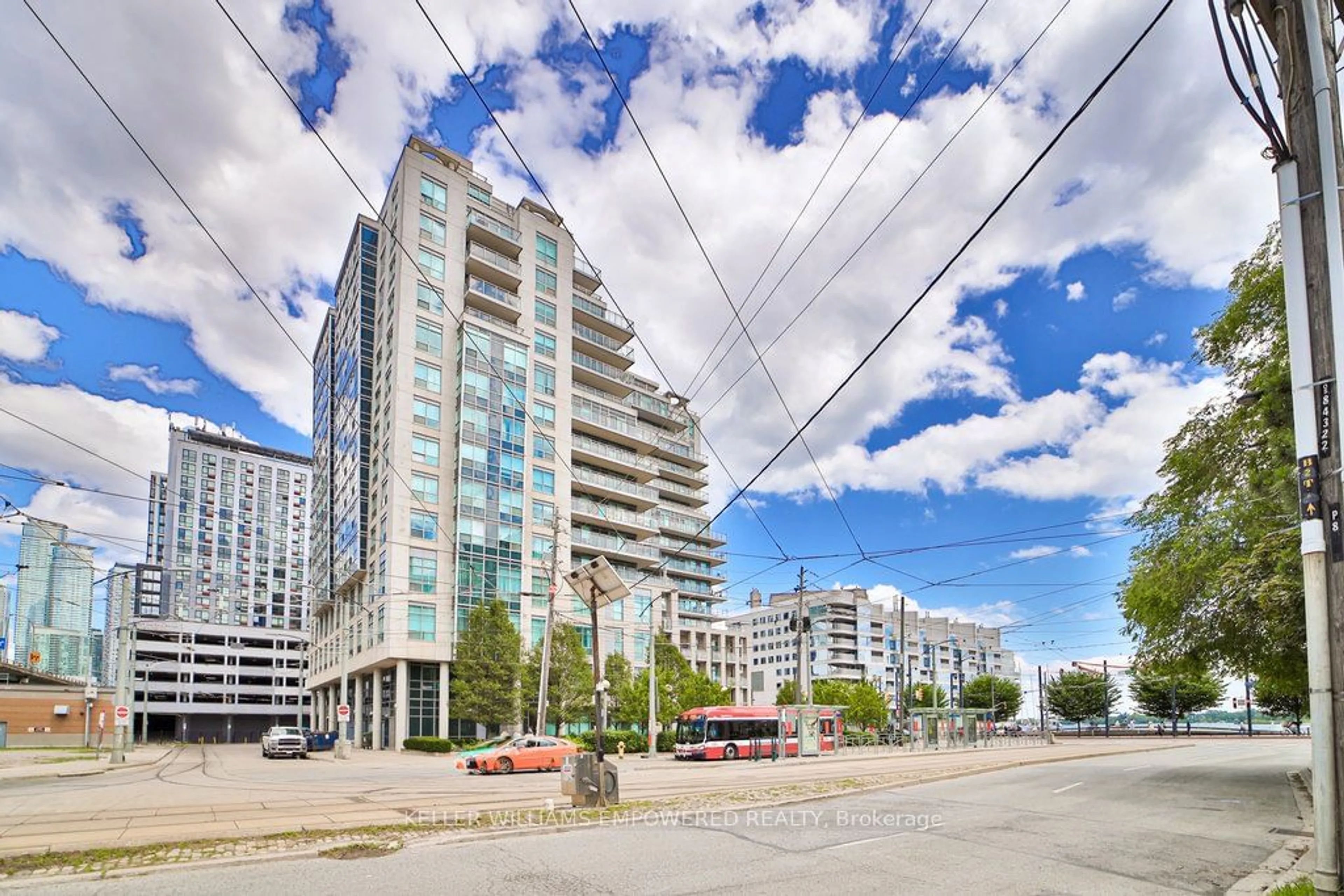 A pic from exterior of the house or condo for 410 Queens Quay #506, Toronto Ontario M5V 3T1