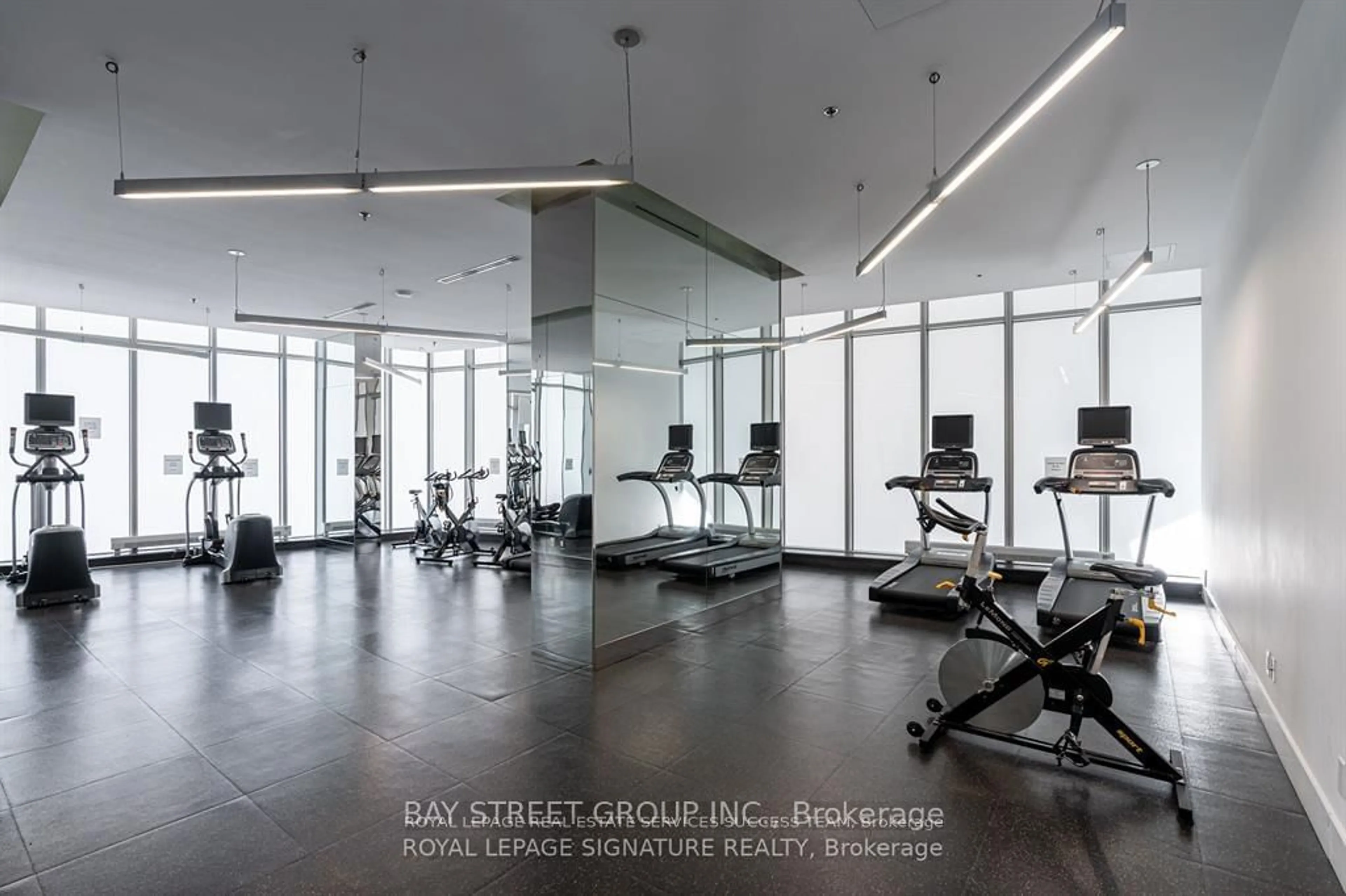 Gym or fitness room for 12 York St #1711, Toronto Ontario M5J 0A9