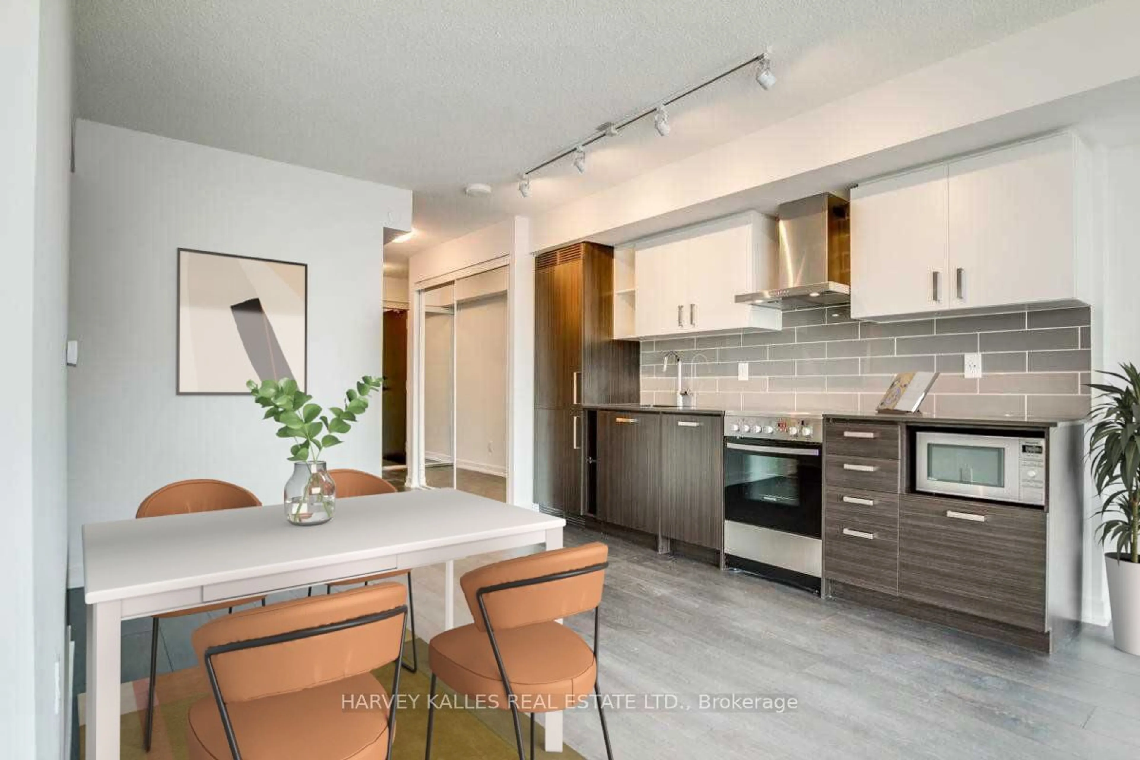 Contemporary kitchen for 125 Redpath Ave #1508, Toronto Ontario M4P 1J5