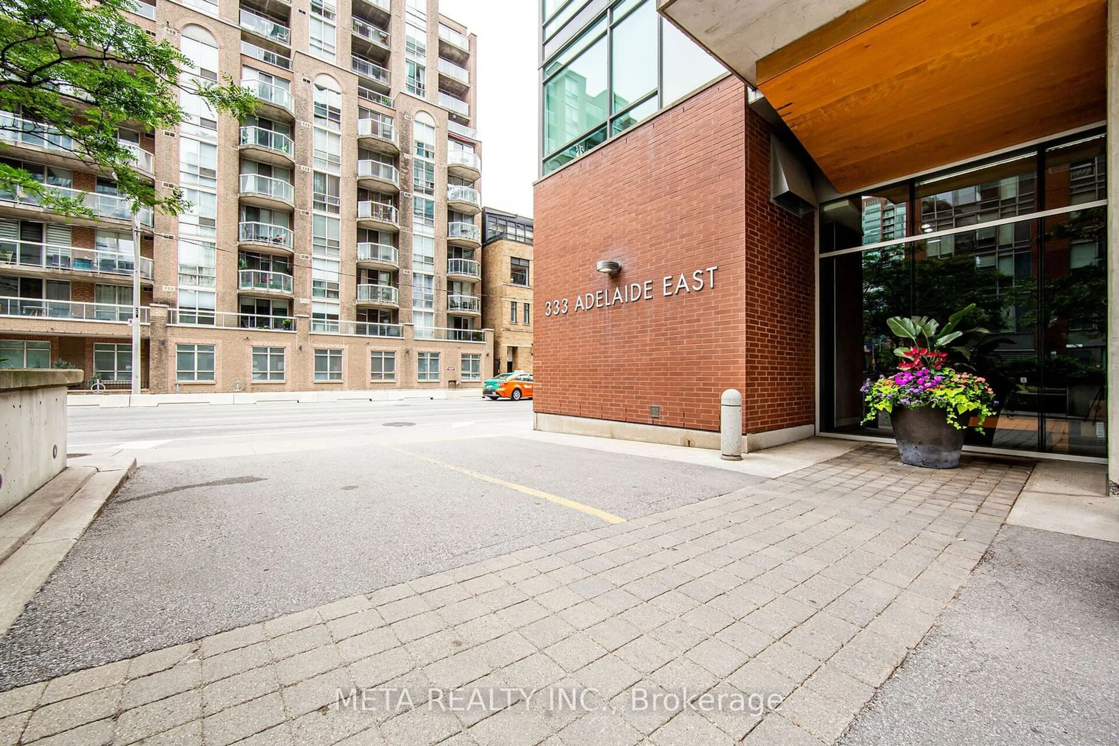 Patio for 333 Adelaide St #410, Toronto Ontario M5A 4T5