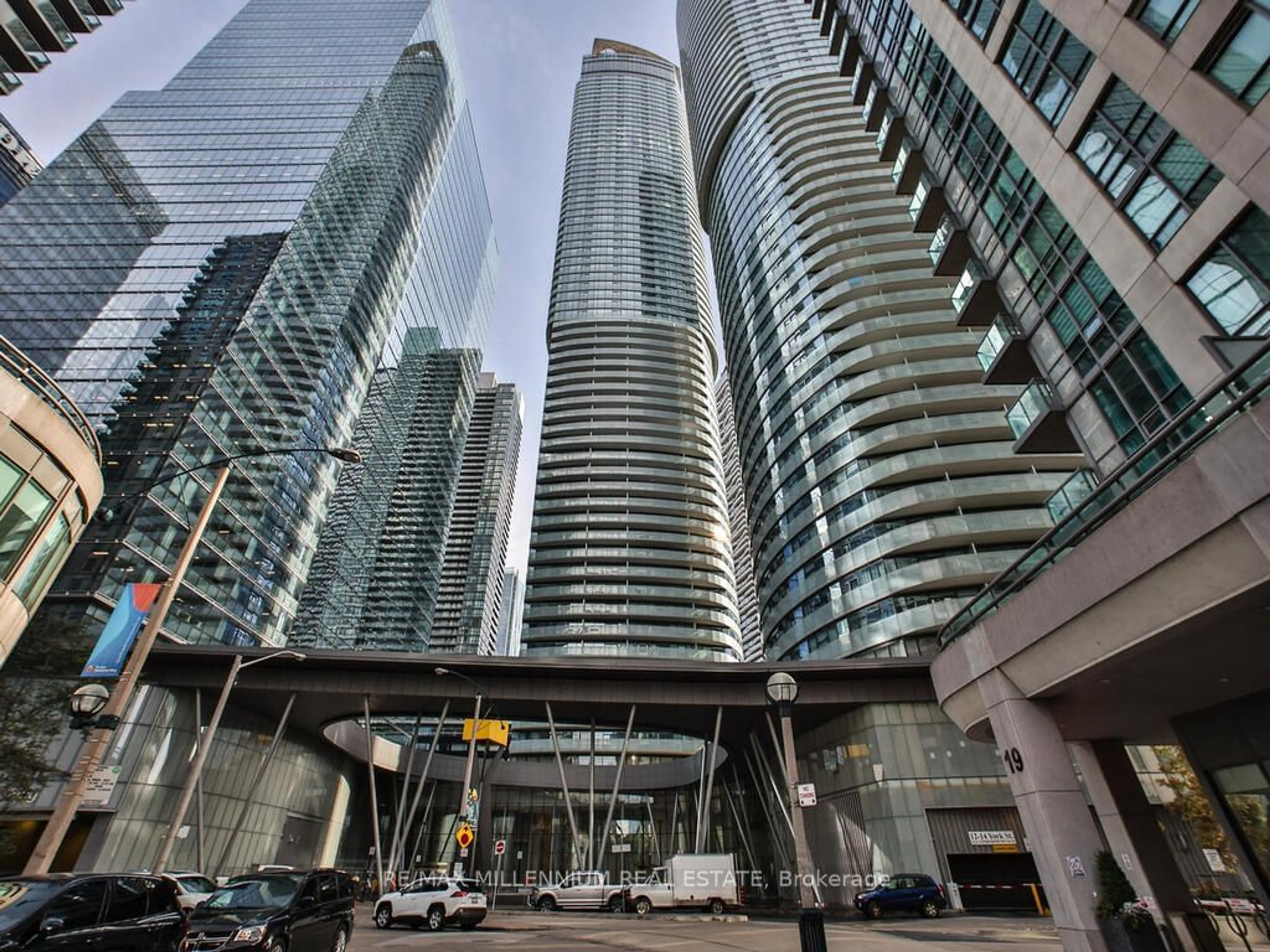 A pic from exterior of the house or condo for 14 York St #2804, Toronto Ontario M5J 0B1