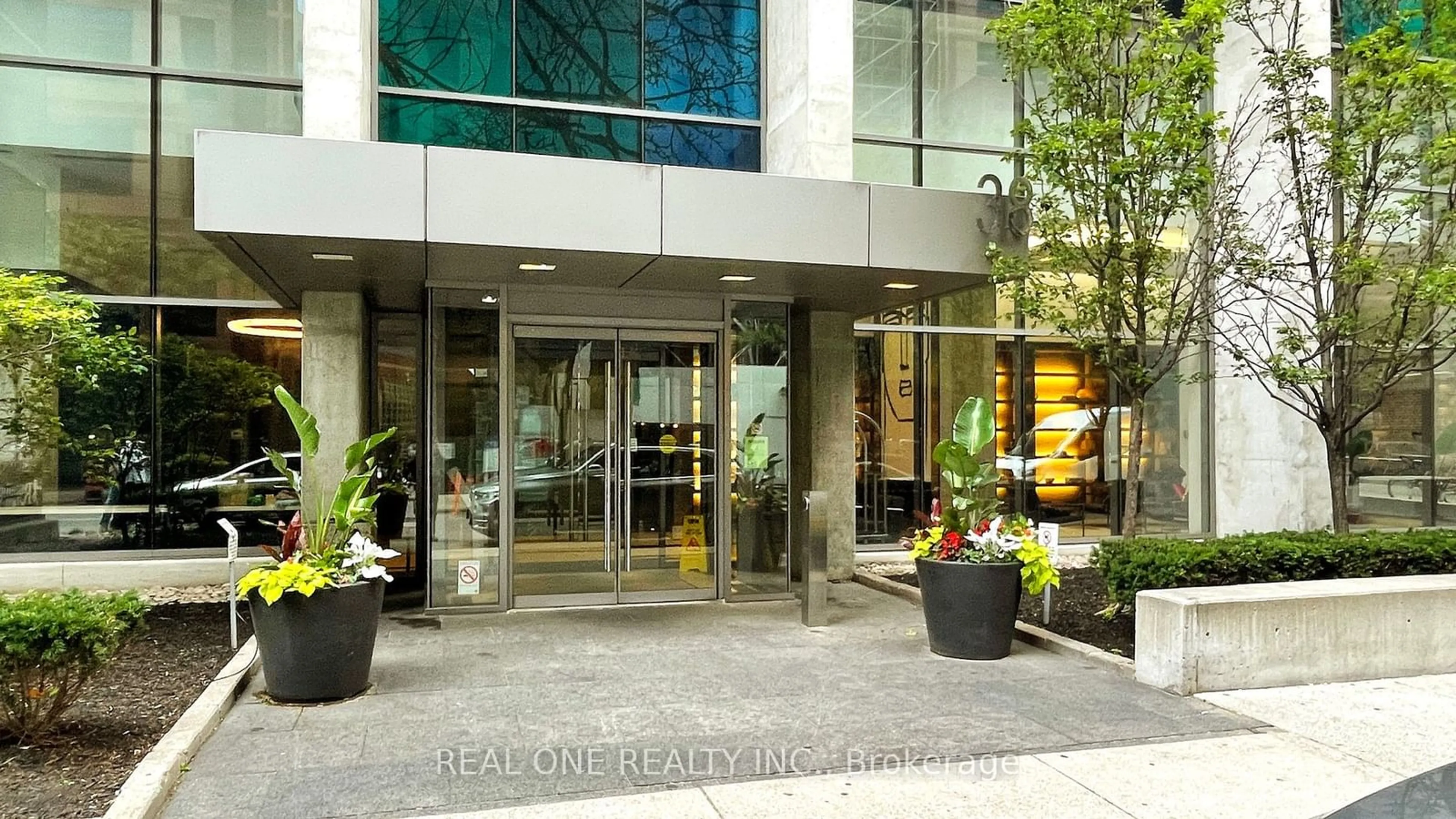 Indoor lobby for 38 Grenville St #907, Toronto Ontario M4Y 1A5