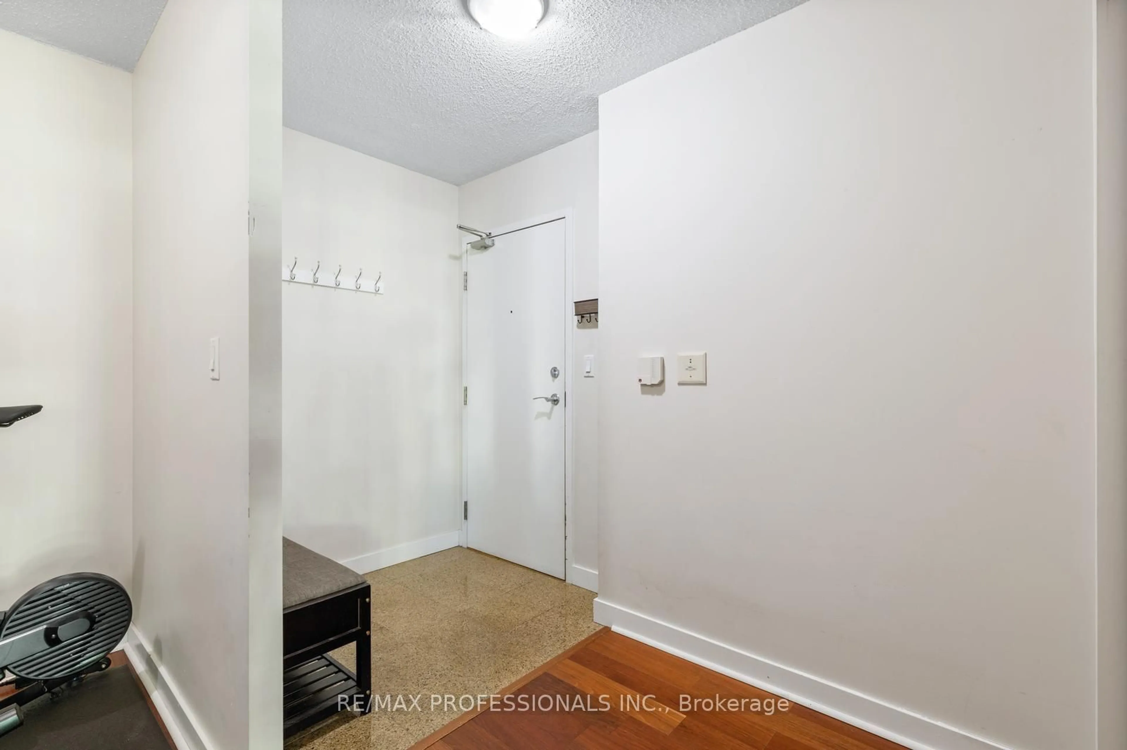 A pic of a room for 397 Front St #1910, Toronto Ontario M5V 3S1