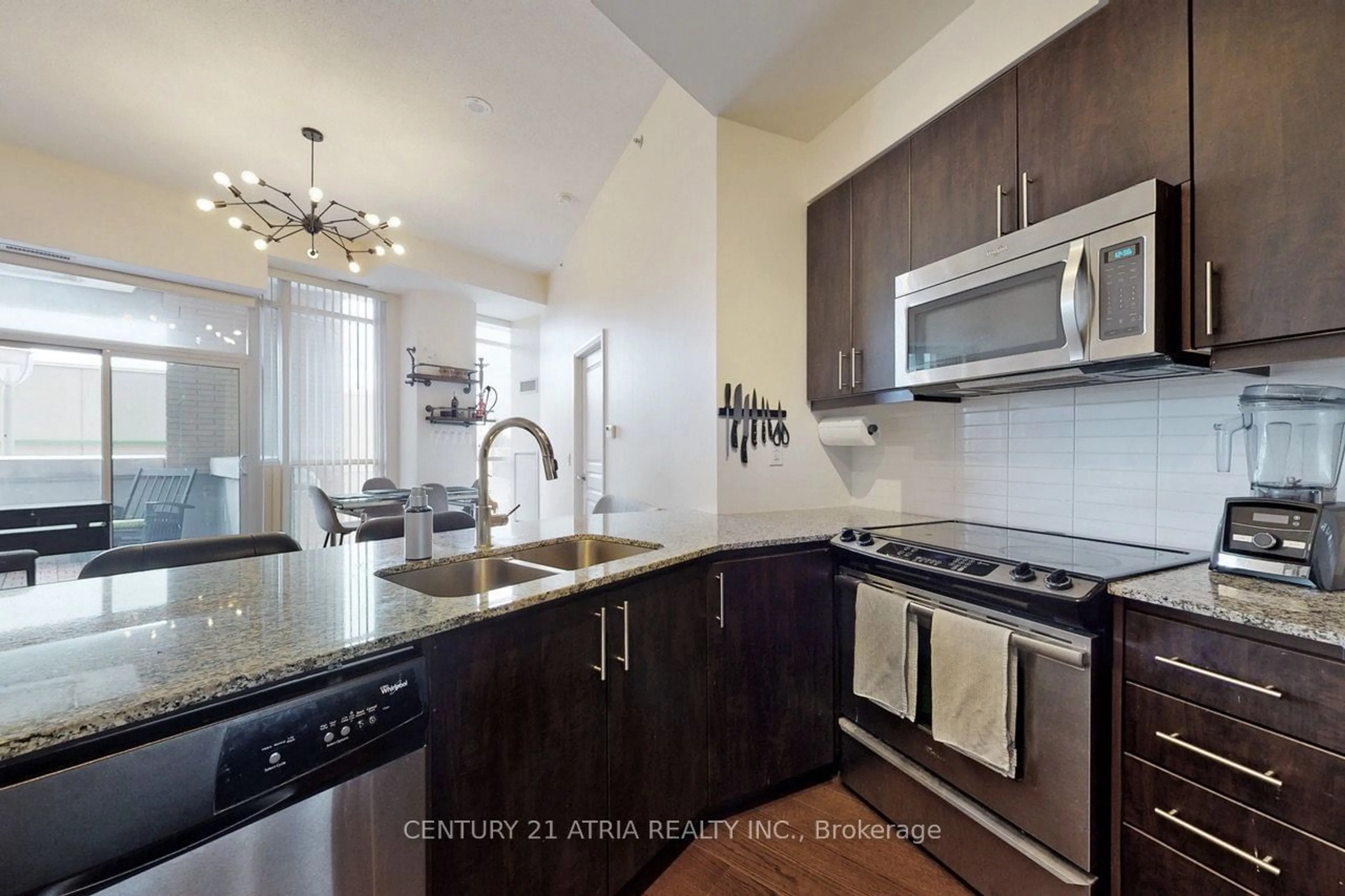 Standard kitchen for 85 The Donway #103, Toronto Ontario M3C 0L9