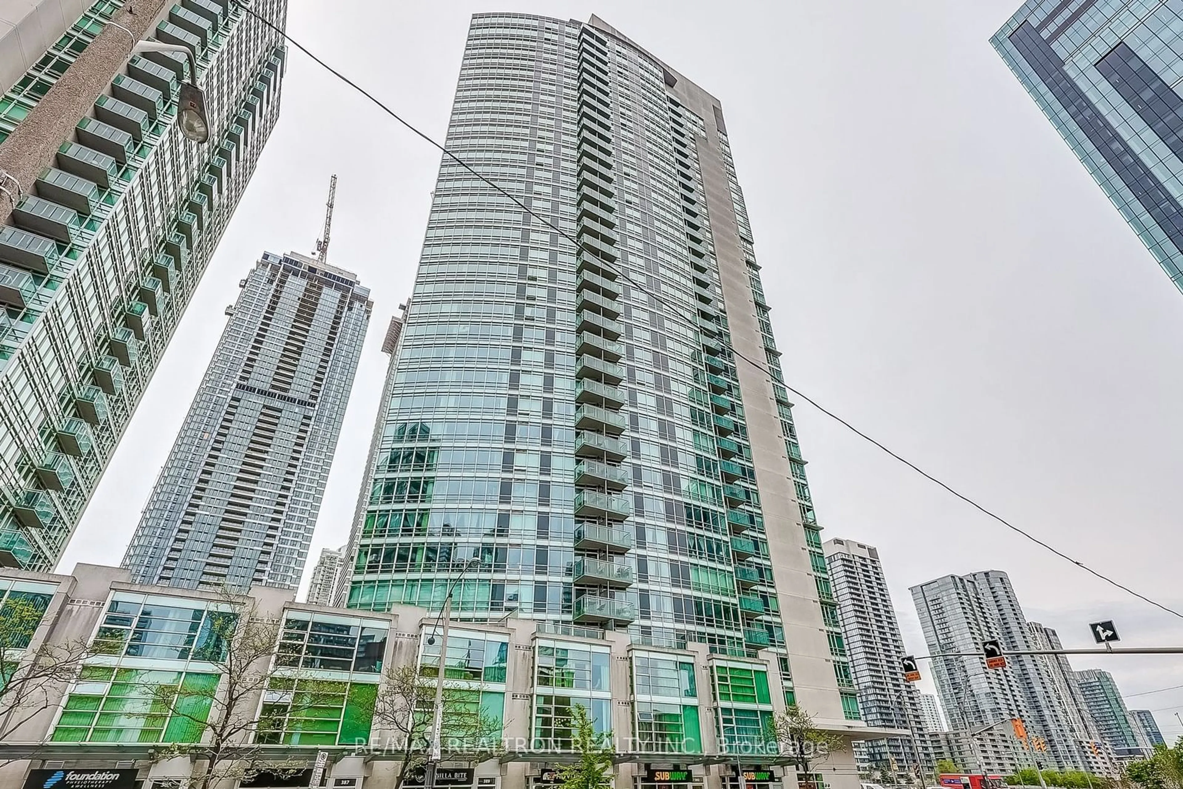 A pic from exterior of the house or condo for 397 Front St #610, Toronto Ontario M5V 3S1