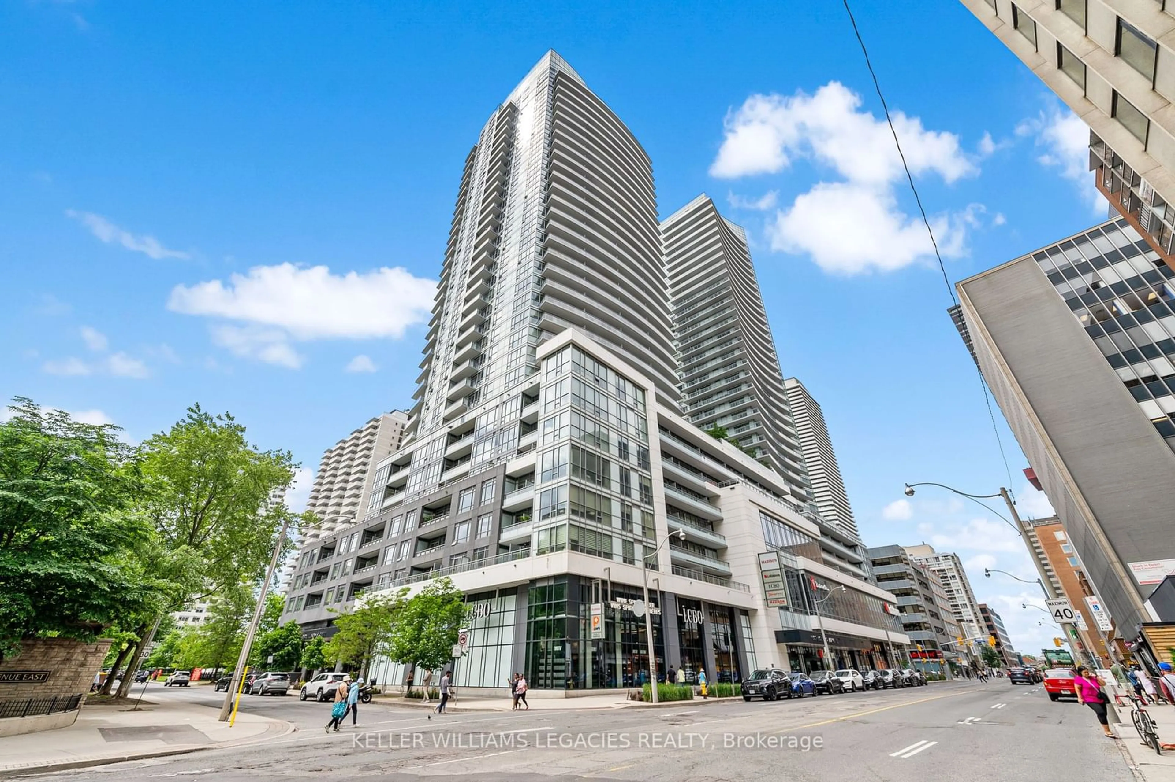 A pic from exterior of the house or condo for 98 Lillian St #819, Toronto Ontario M4S 0A5