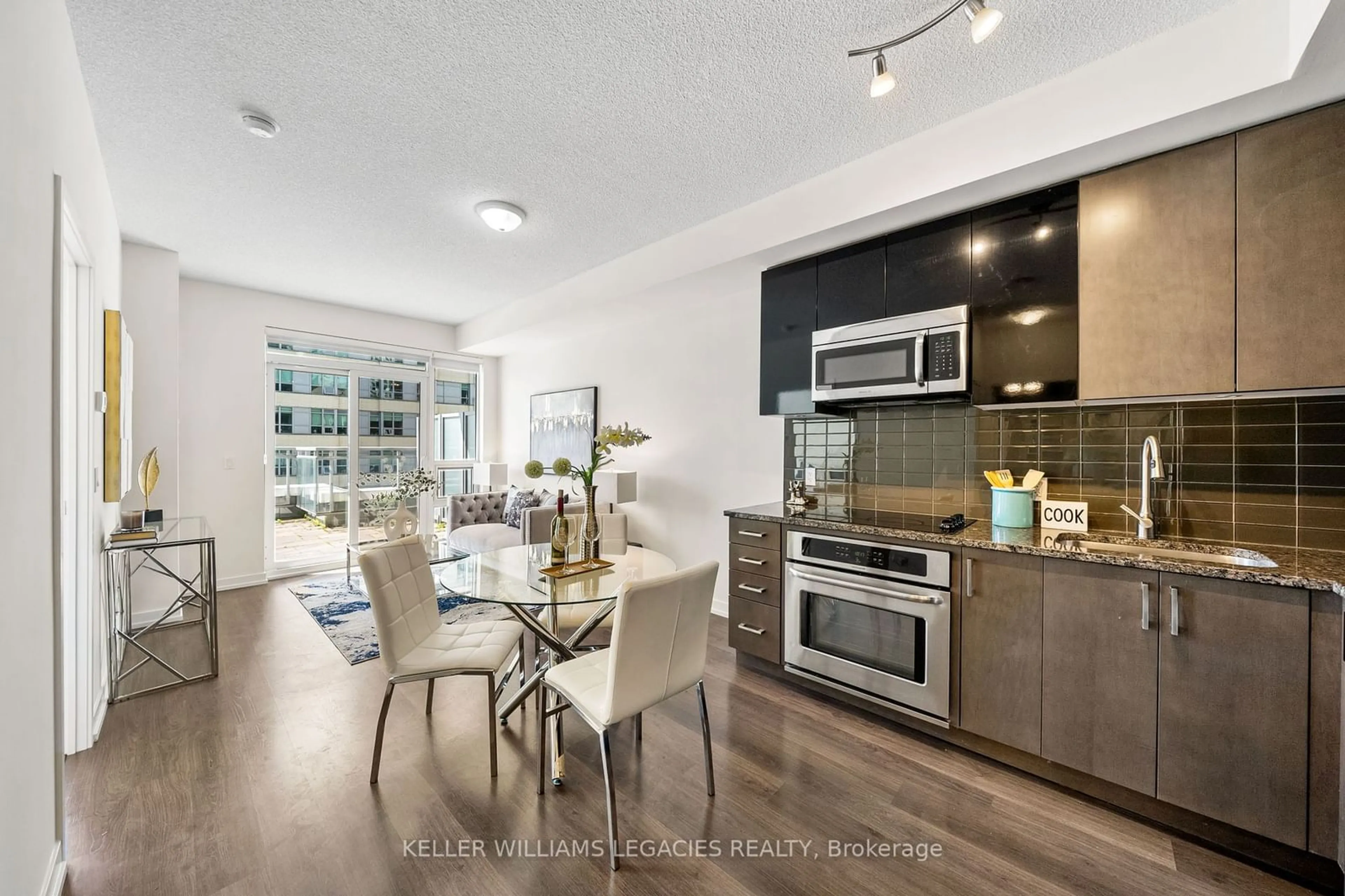 Contemporary kitchen for 98 Lillian St #819, Toronto Ontario M4S 0A5