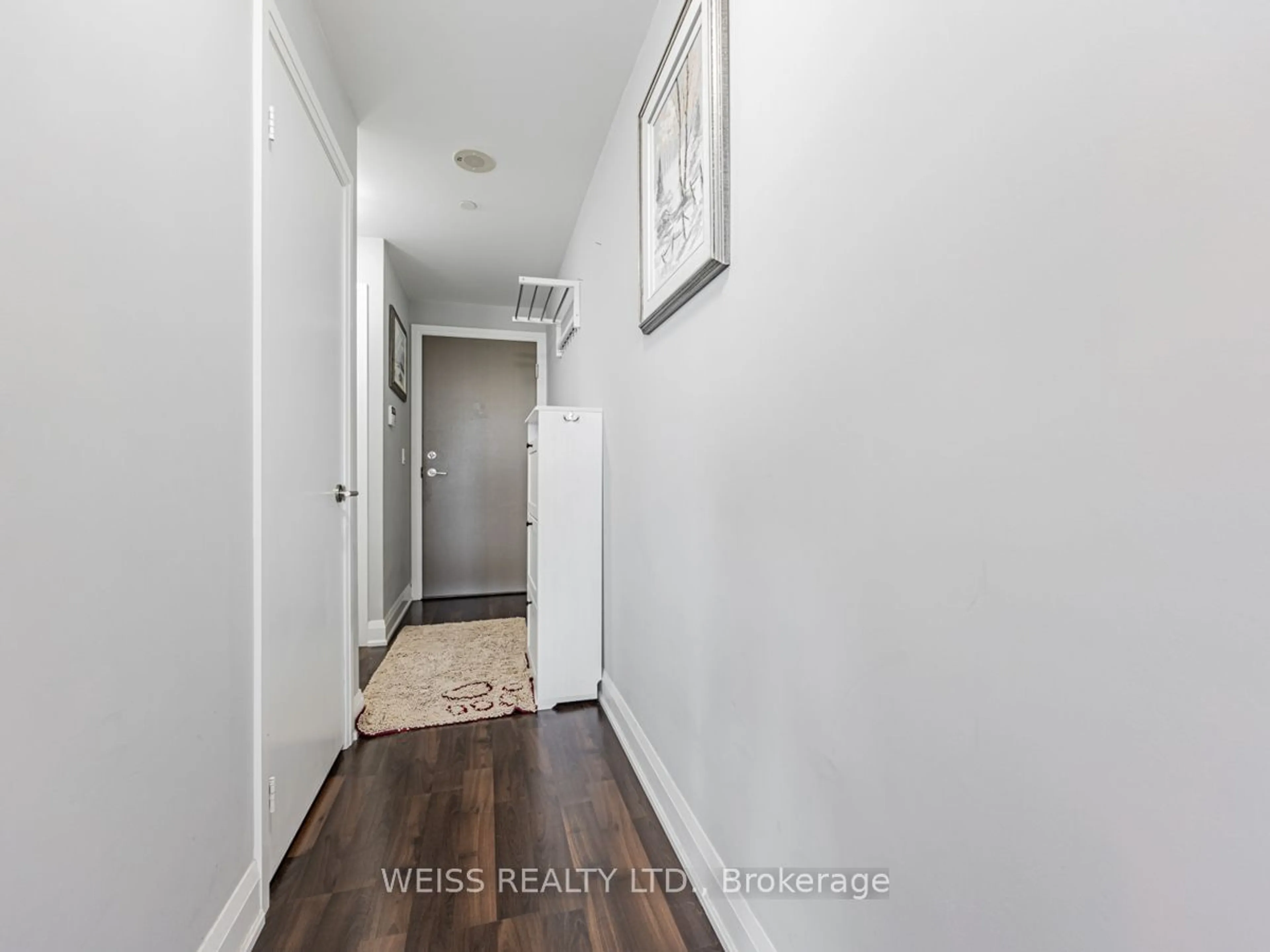 Indoor entryway for 160 Vanderhoof Ave #407, Toronto Ontario M4G 0B7