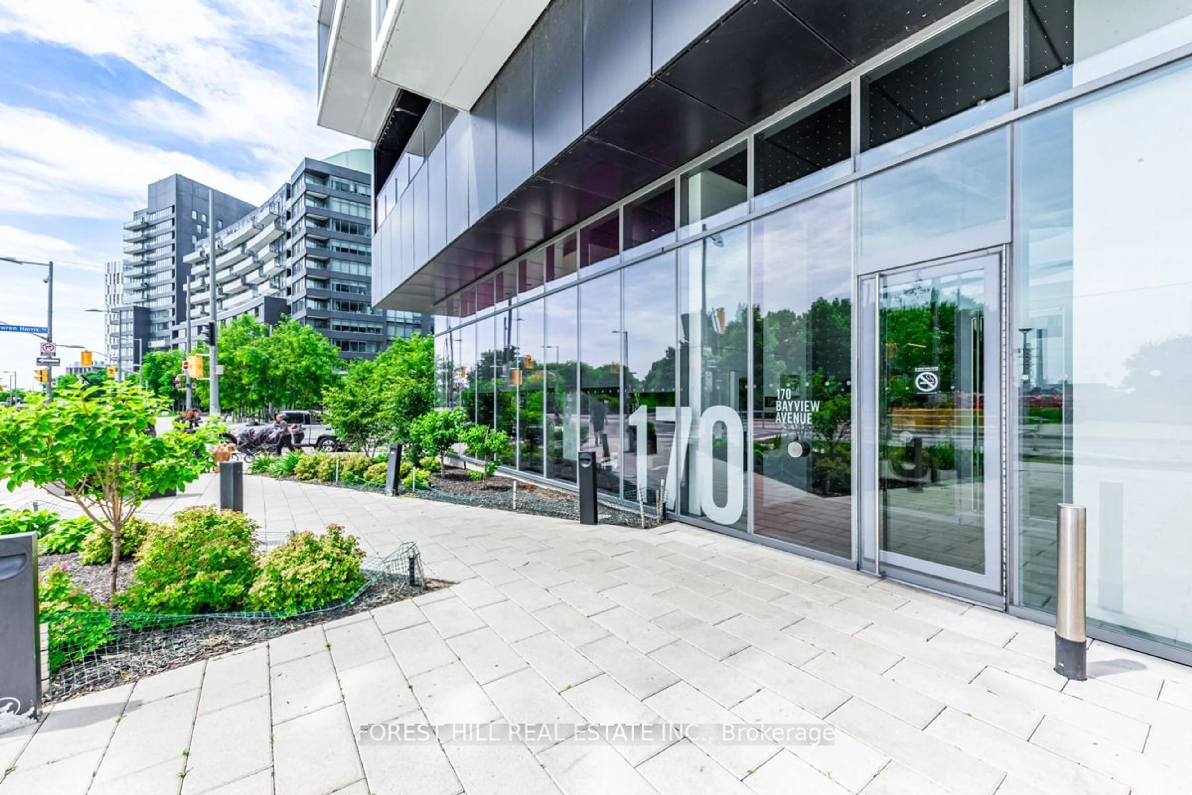 Patio for 170 Bayview Ave #406, Toronto Ontario M5A 0M4