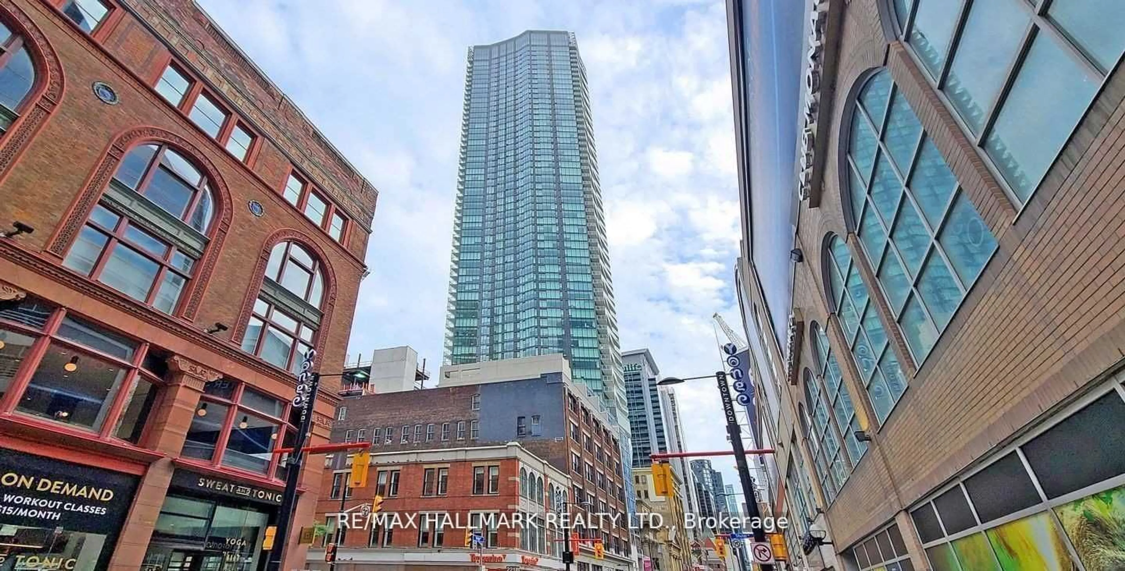 A pic from exterior of the house or condo for 197 Yonge St #3114, Toronto Ontario M5B 1M4