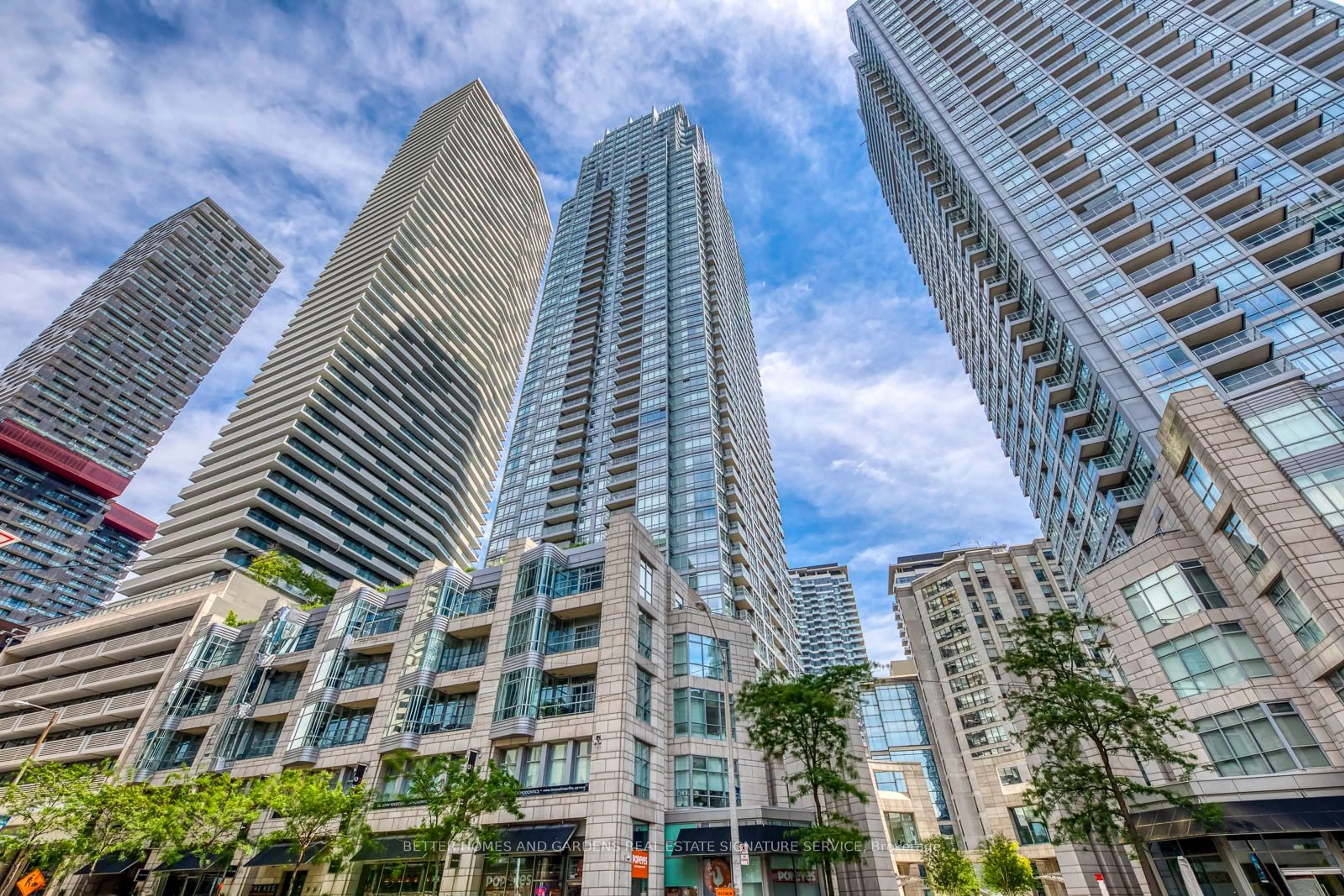 A pic from exterior of the house or condo for 2191 Yonge St #1708, Toronto Ontario M4S 3H8