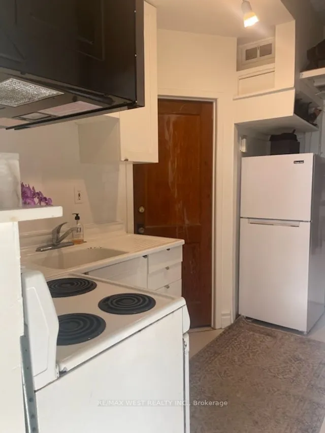 Additional property image - 112 Crawford St