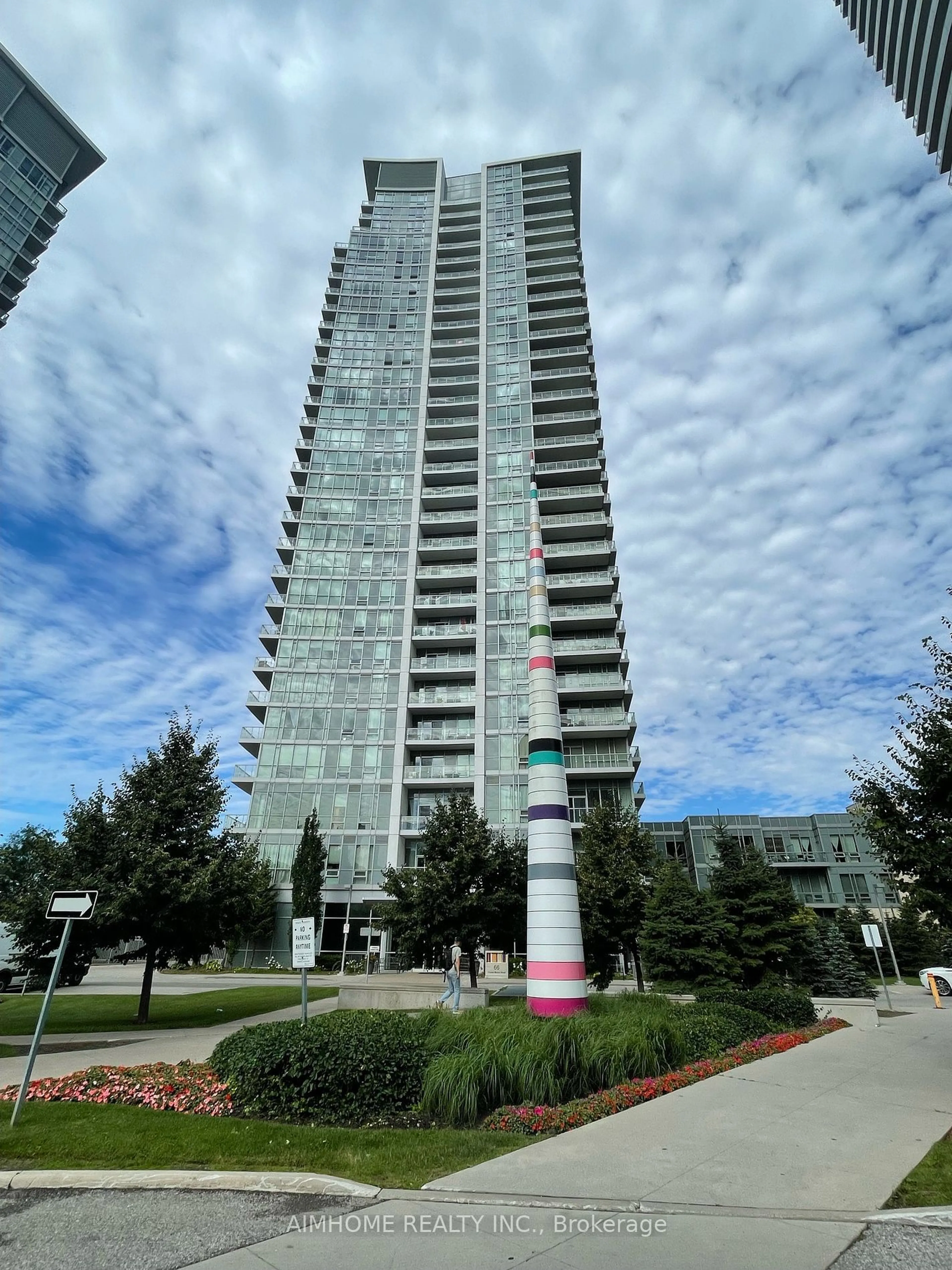 A pic from exterior of the house or condo for 66 Forest Manor Rd #1807, Toronto Ontario M2J 0B7
