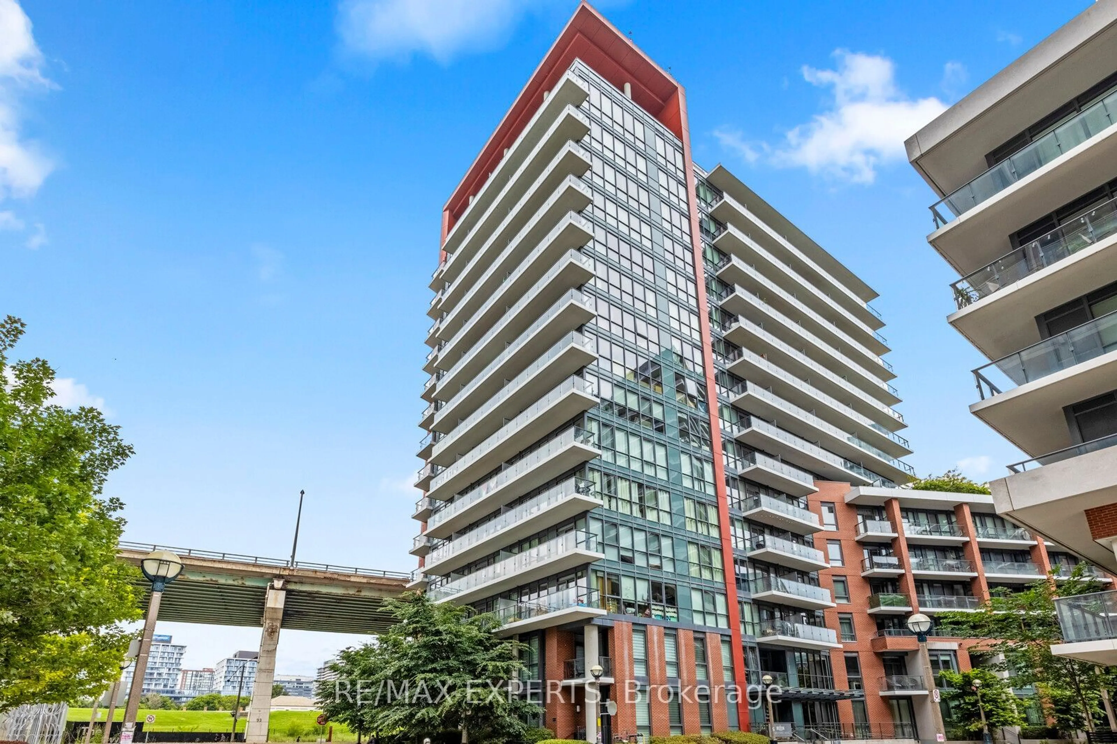 A pic from exterior of the house or condo for 69 Grand Magazine St #TH 12, Toronto Ontario M5V 0A7