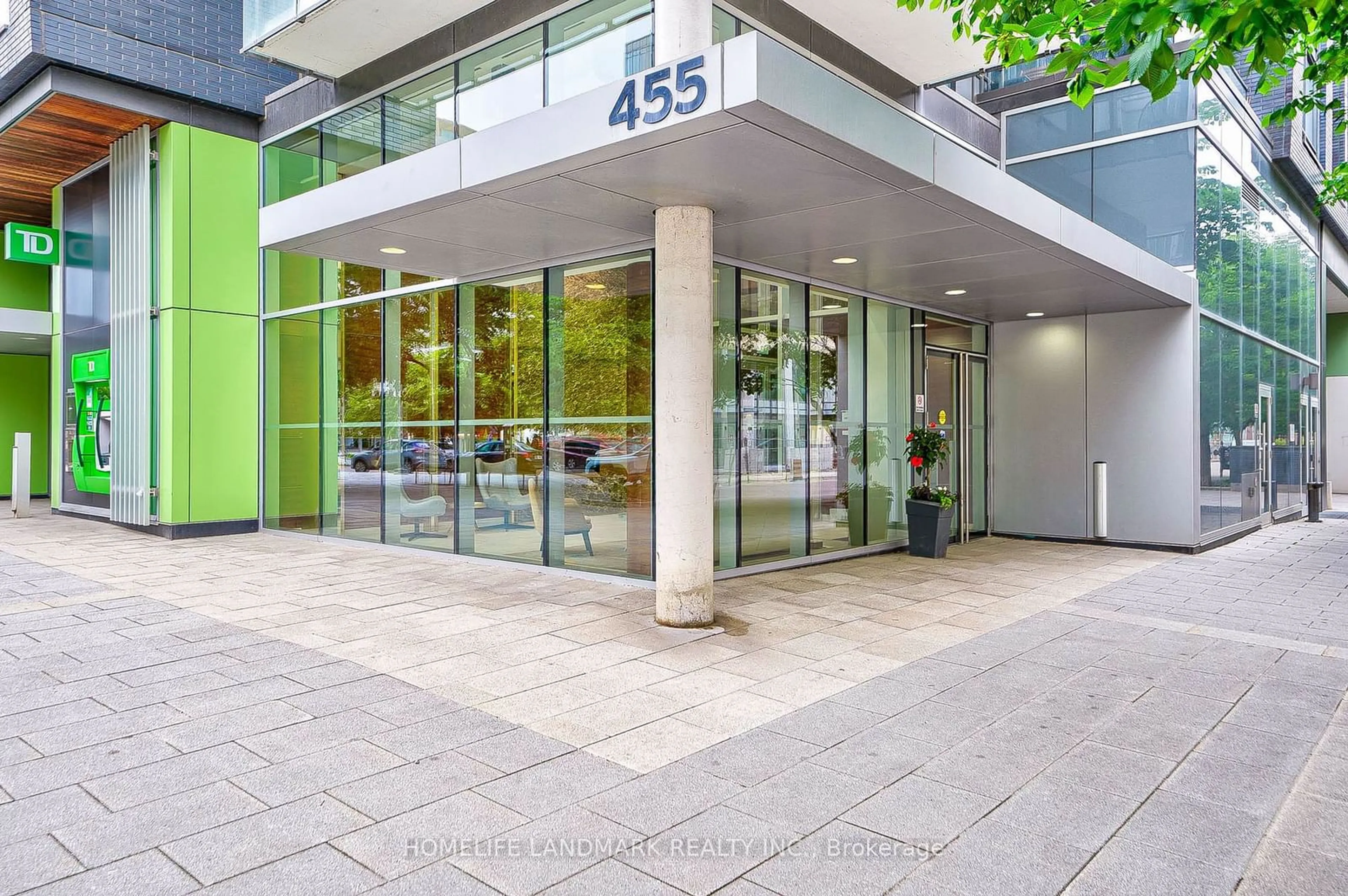 Indoor foyer for 455 Front St #S214, Toronto Ontario M5A 0G2