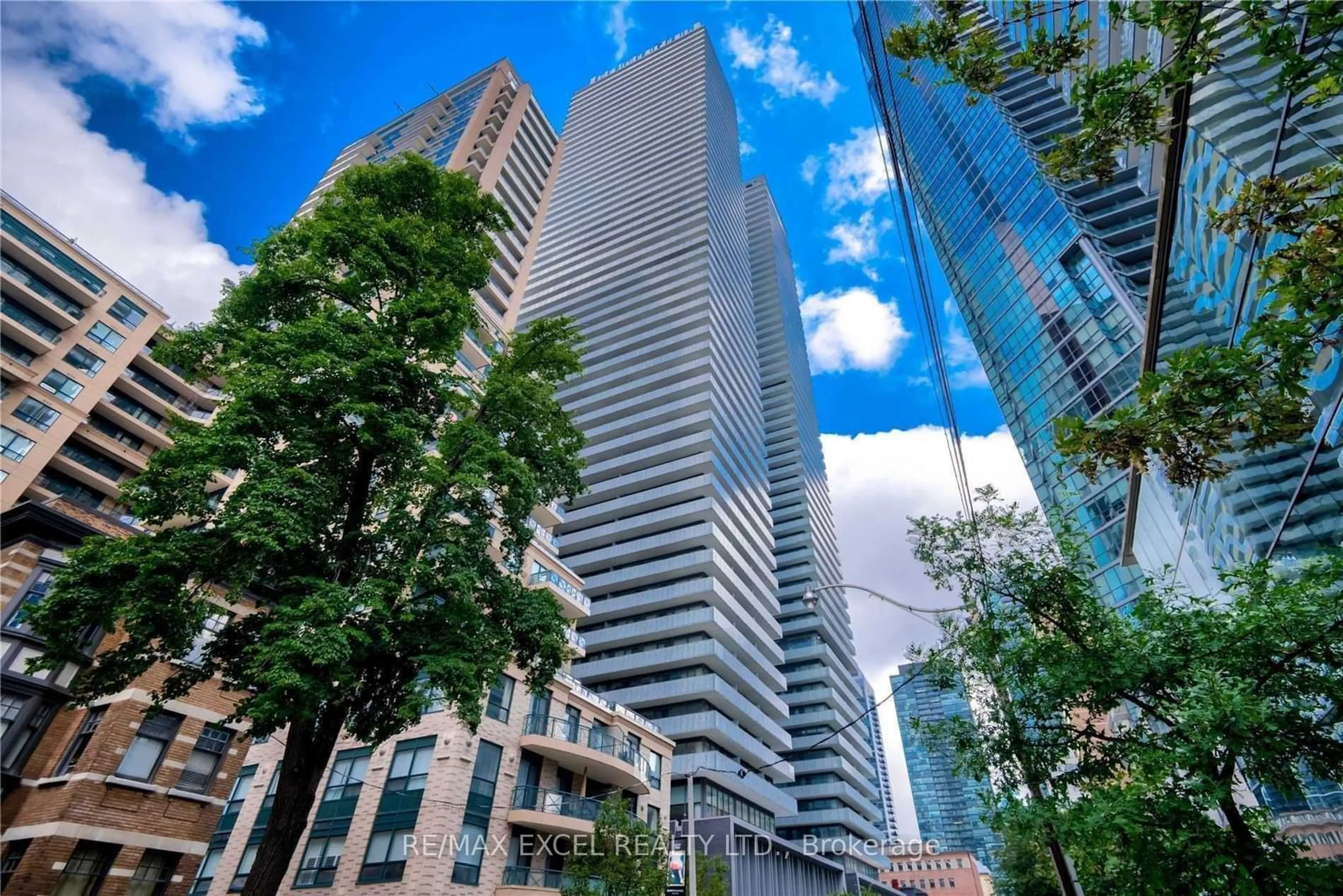 A pic from exterior of the house or condo for 42 CHARLES St #3407, Toronto Ontario M4Y 0B7