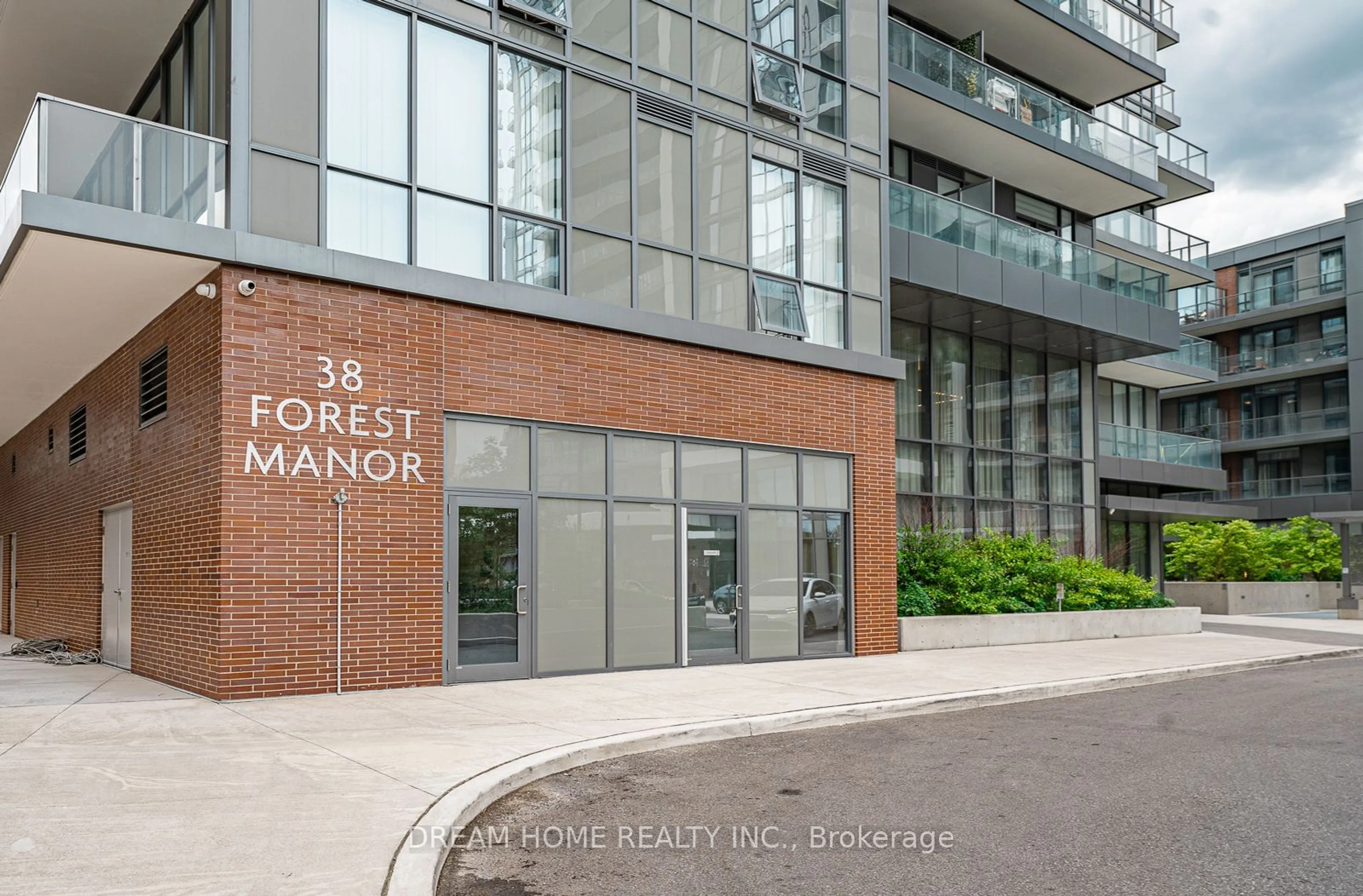 Indoor foyer for 38 Forest Manor Rd #1906, Toronto Ontario M2J 1M5