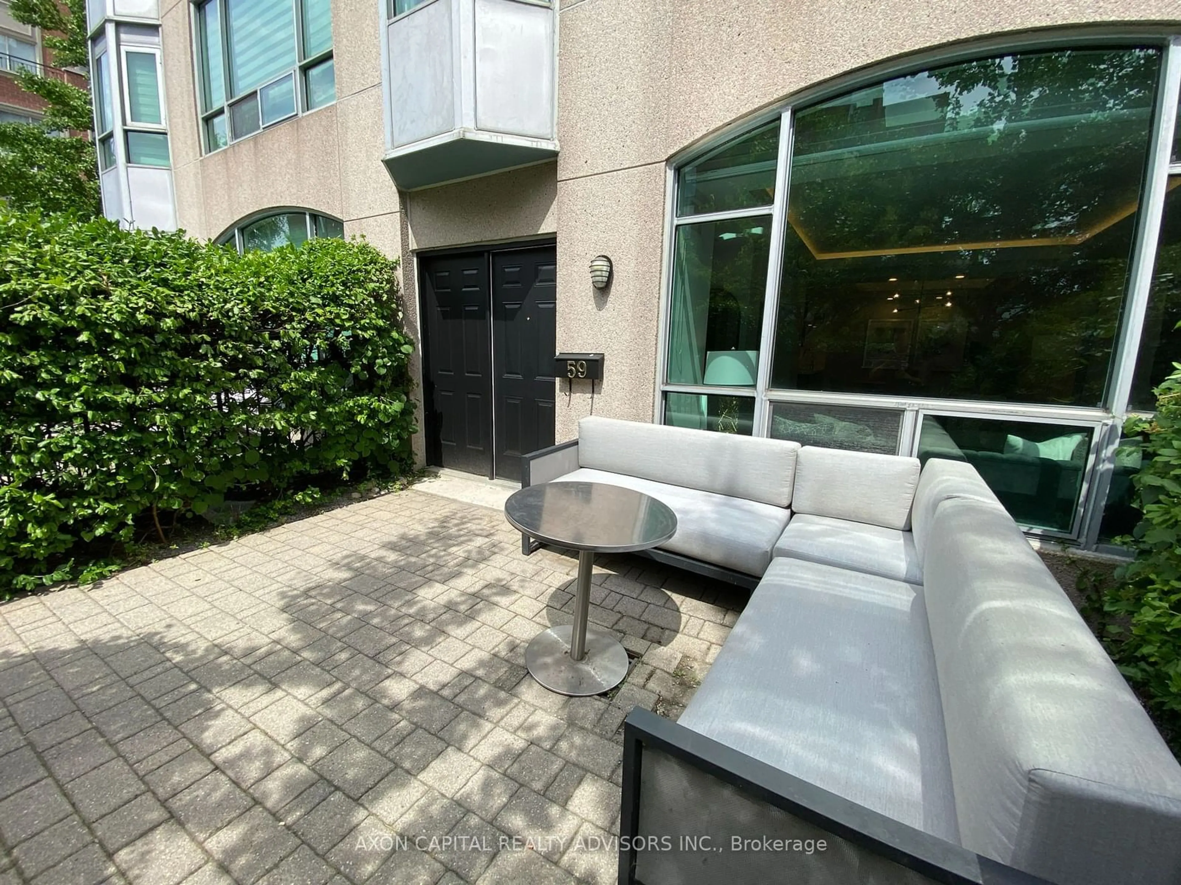 Patio for 59 Mcmurrich St, Toronto Ontario M5R 3S6