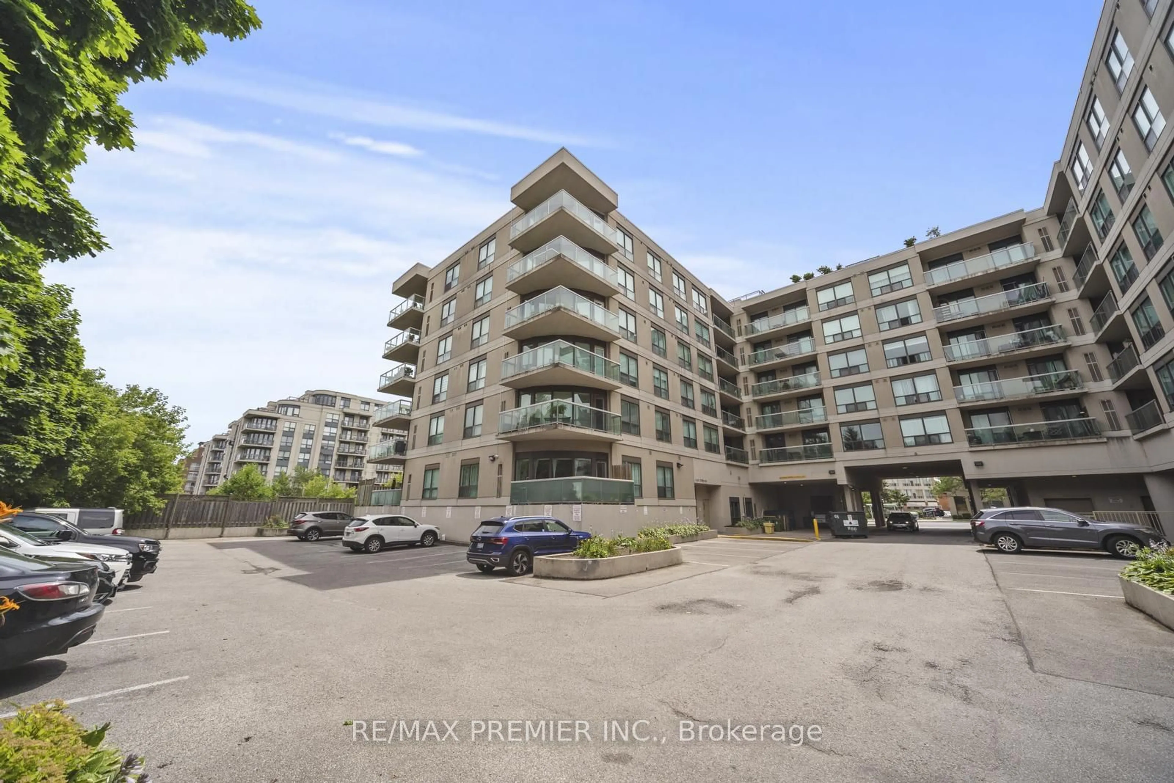 A pic from exterior of the house or condo for 890 Sheppard Ave #213, Toronto Ontario M3H 6B9