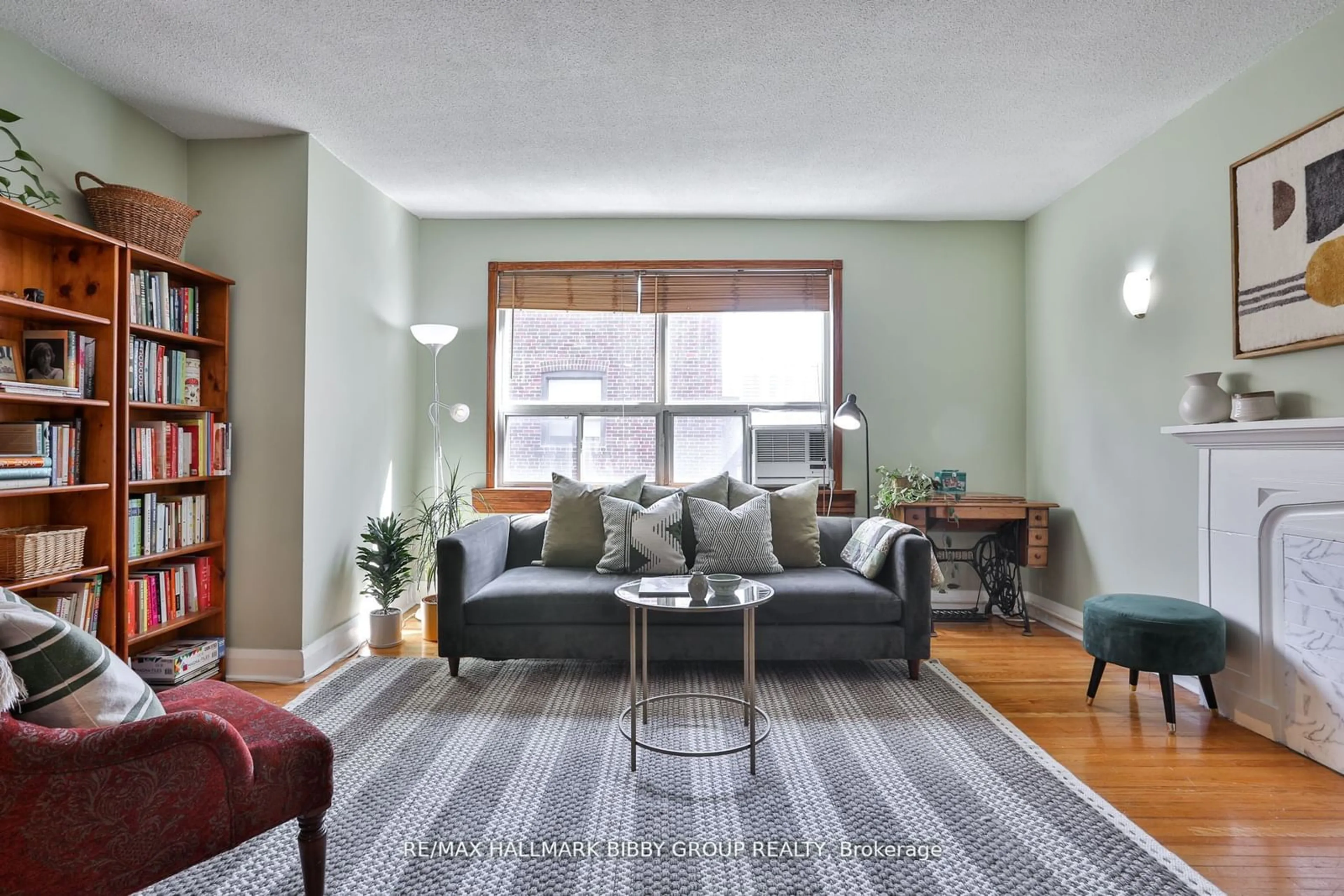 Living room for 35 Raglan Ave ##404, Toronto Ontario M6C 2K7